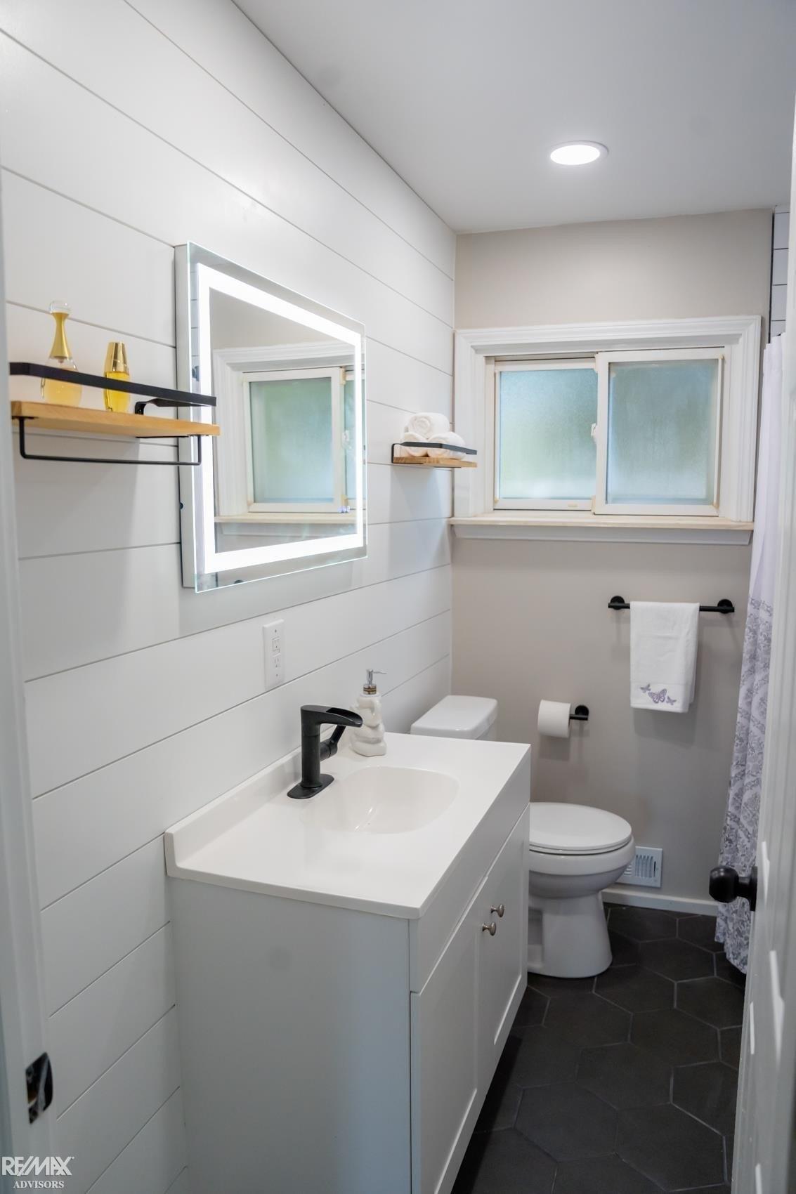 Remick Dr, Clinton Township, MI 48036