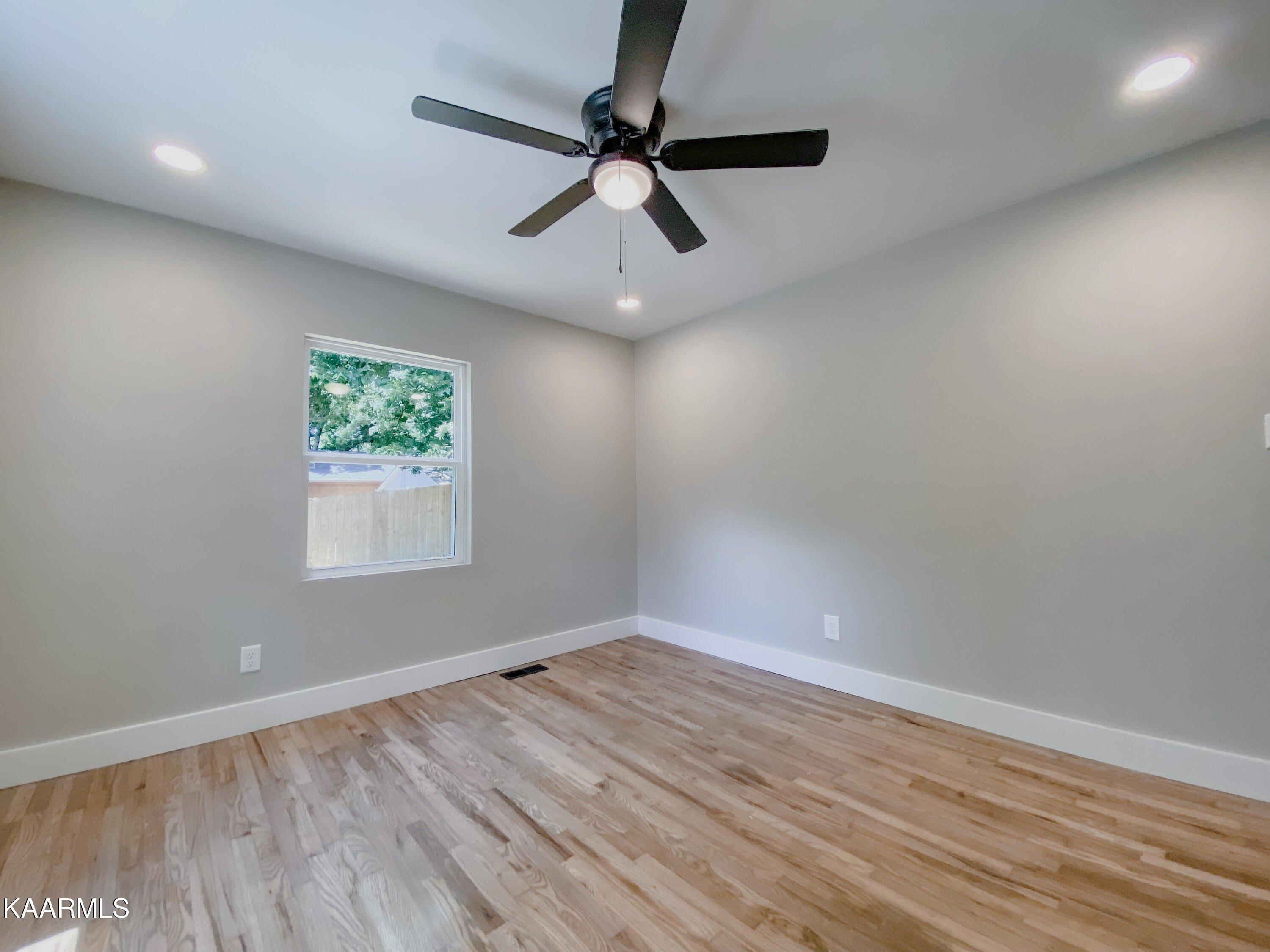 Rugby Ave, Knoxville, TN 37920