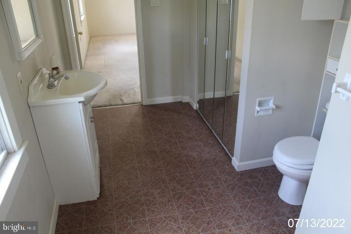 E Maiden Ln, Somerdale, NJ 08083