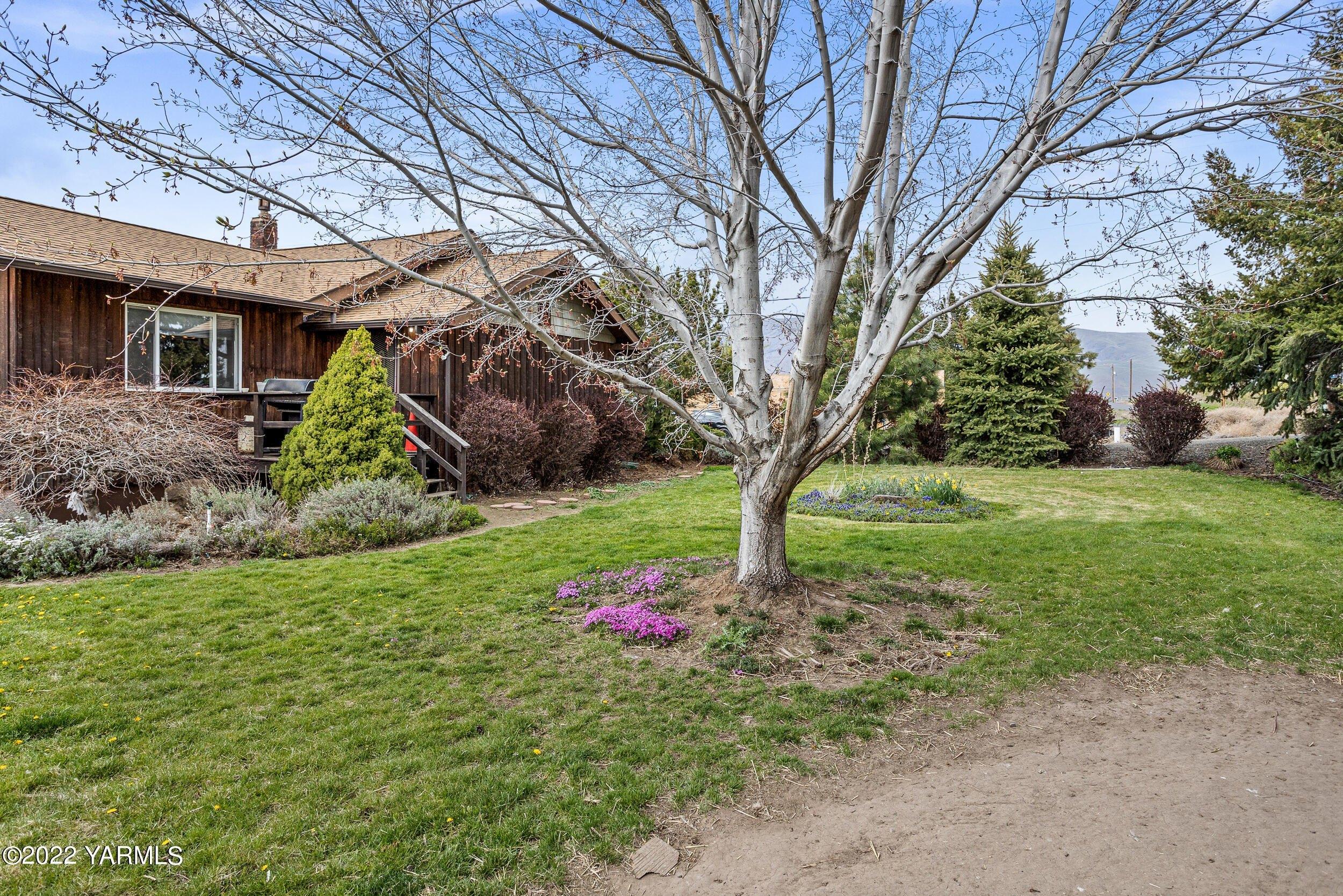 Potter Rd, Tieton, WA 98947