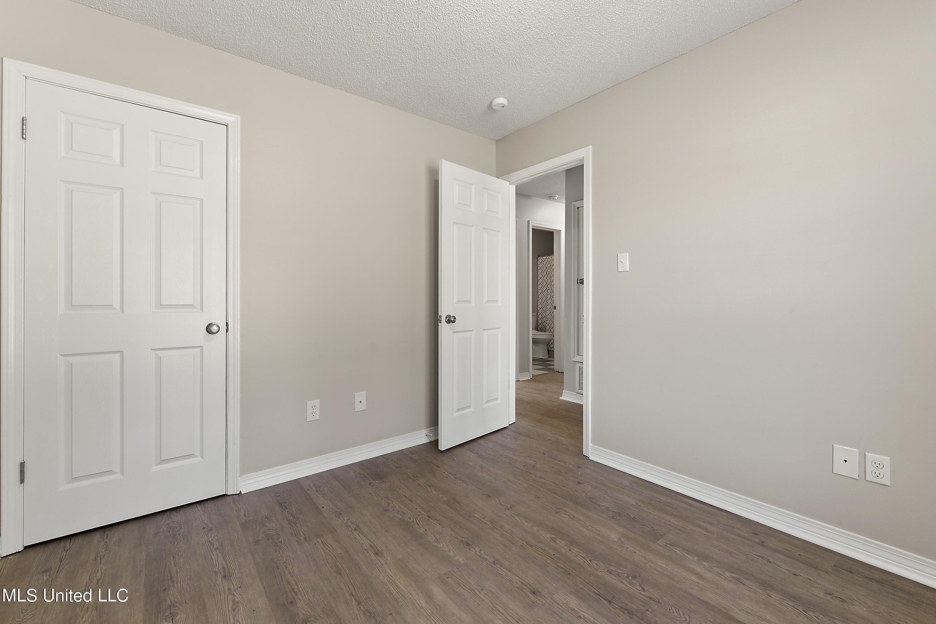 Neptune Dr, Gautier, MS 39553
