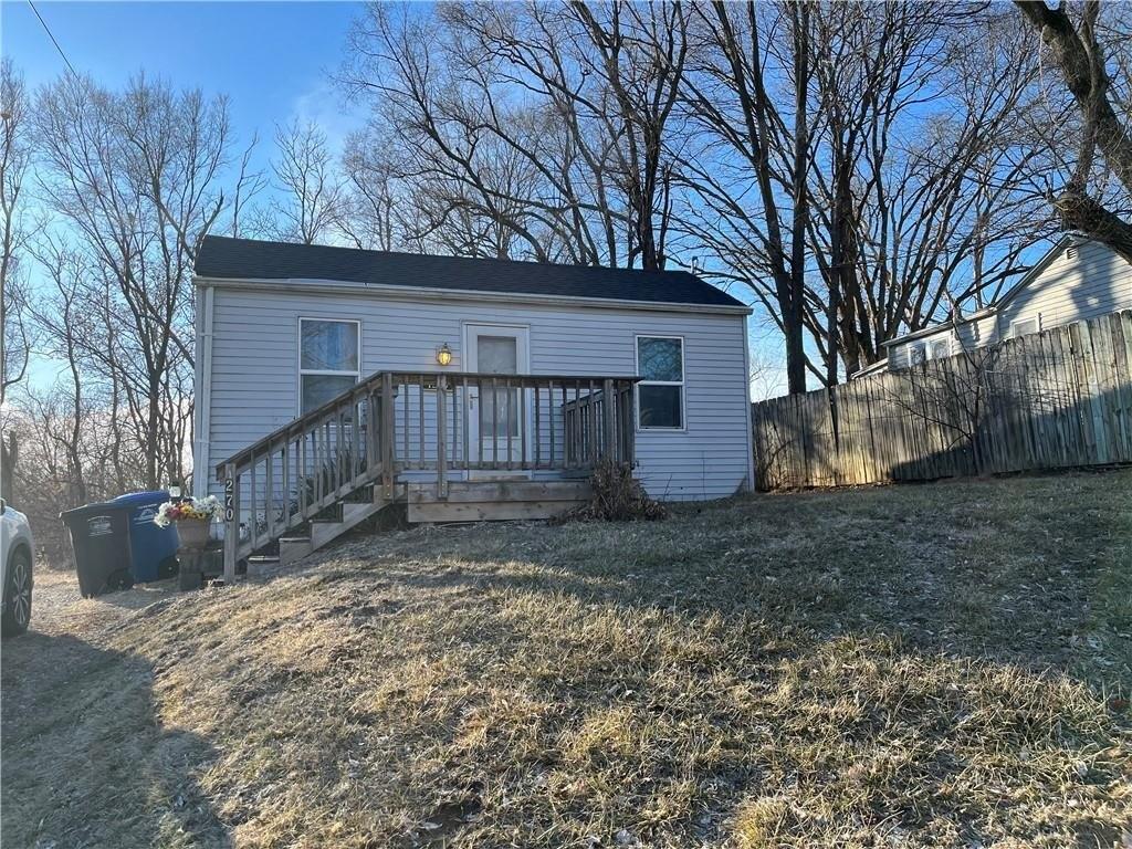 E 36th Ct, Des Moines, IA 50317