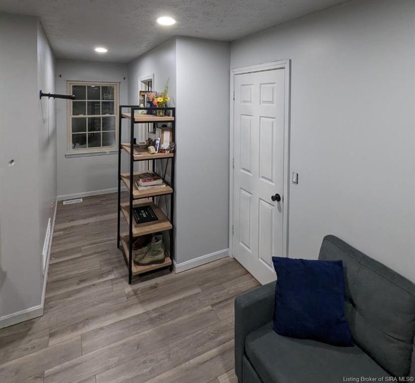 Glenbrook E, New Albany, IN 47150