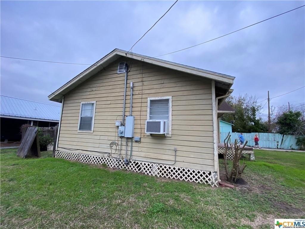 E Stayton Ave, Victoria, TX 77901