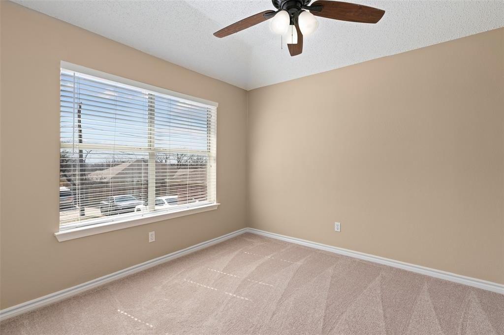 Bradley Ln, Arlington, TX 76017