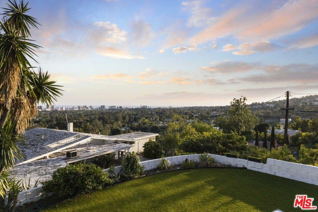 Beverly Grove Dr, Beverly Hills, CA 90210
