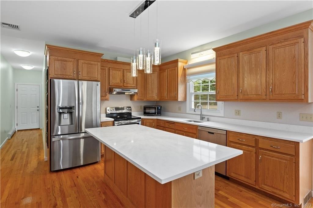 Cutlers Farm Rd, Monroe, CT 06468