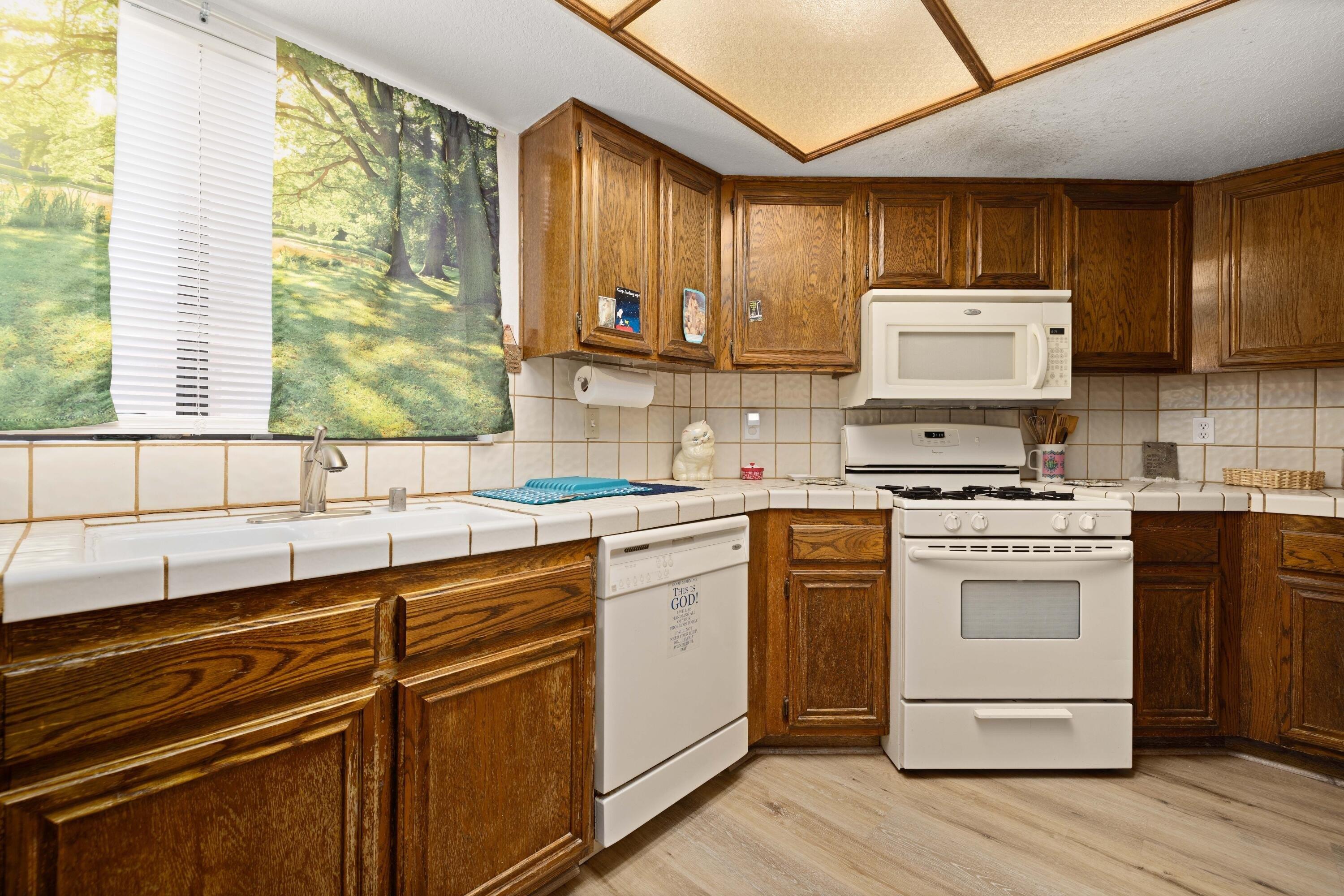 Sunrise Ct, Lancaster, CA 93535