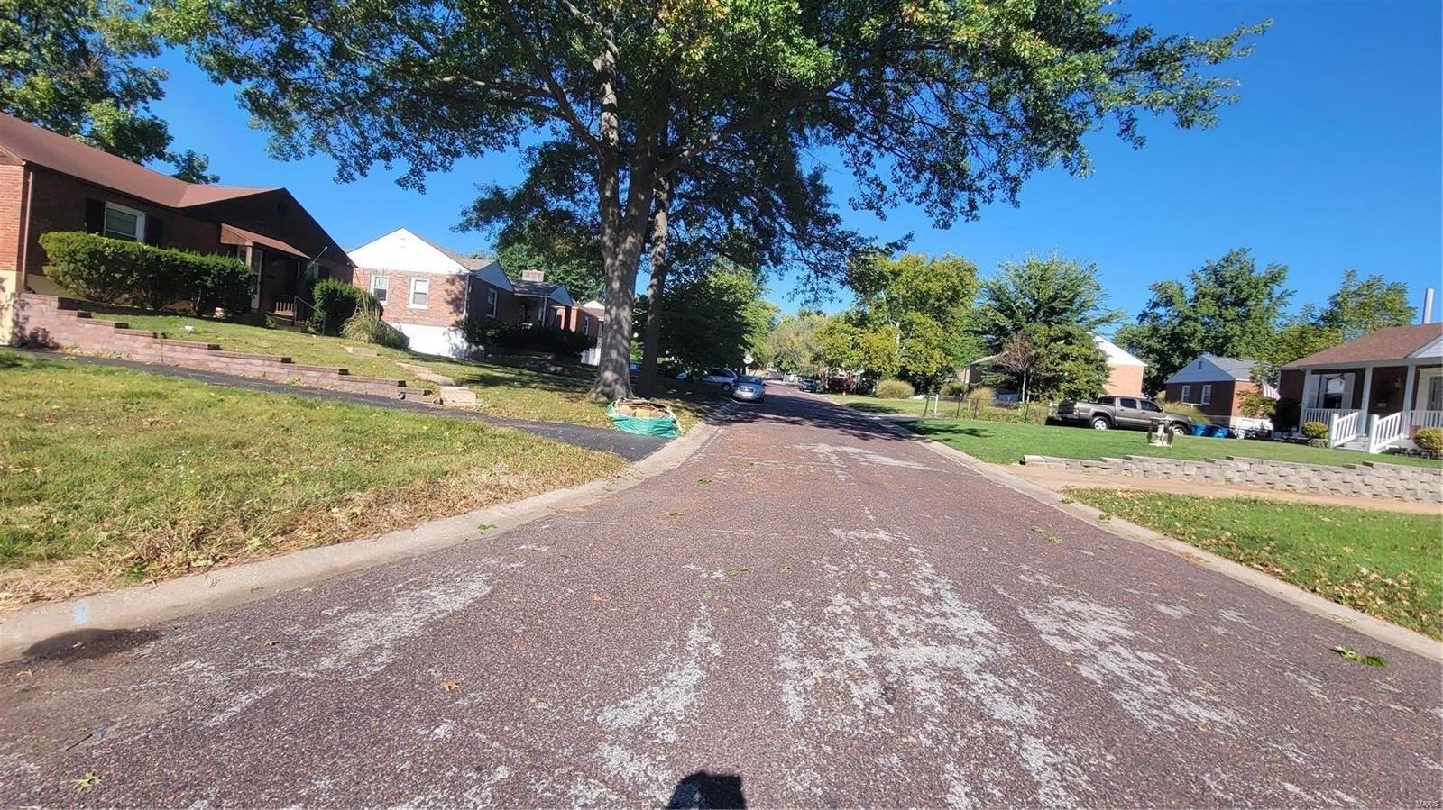Sylvia Dr, Saint Louis, MO 63125