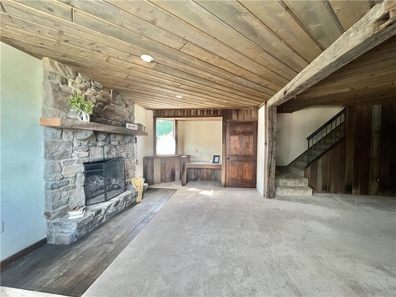 S 5th St, Youngwood, PA 15697
