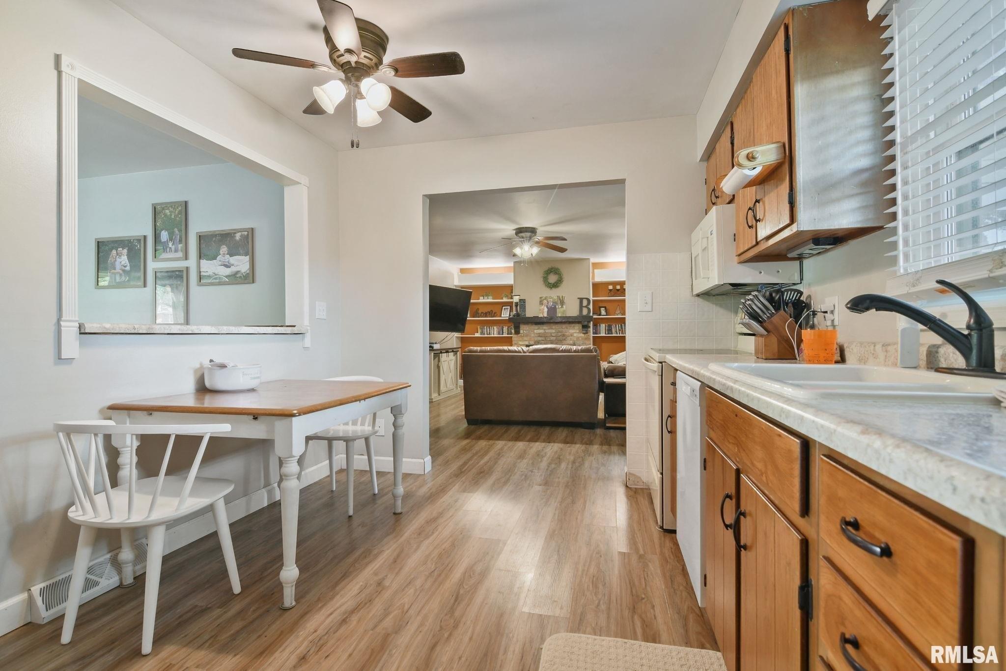 Arlington Dr, Springfield, IL 62704