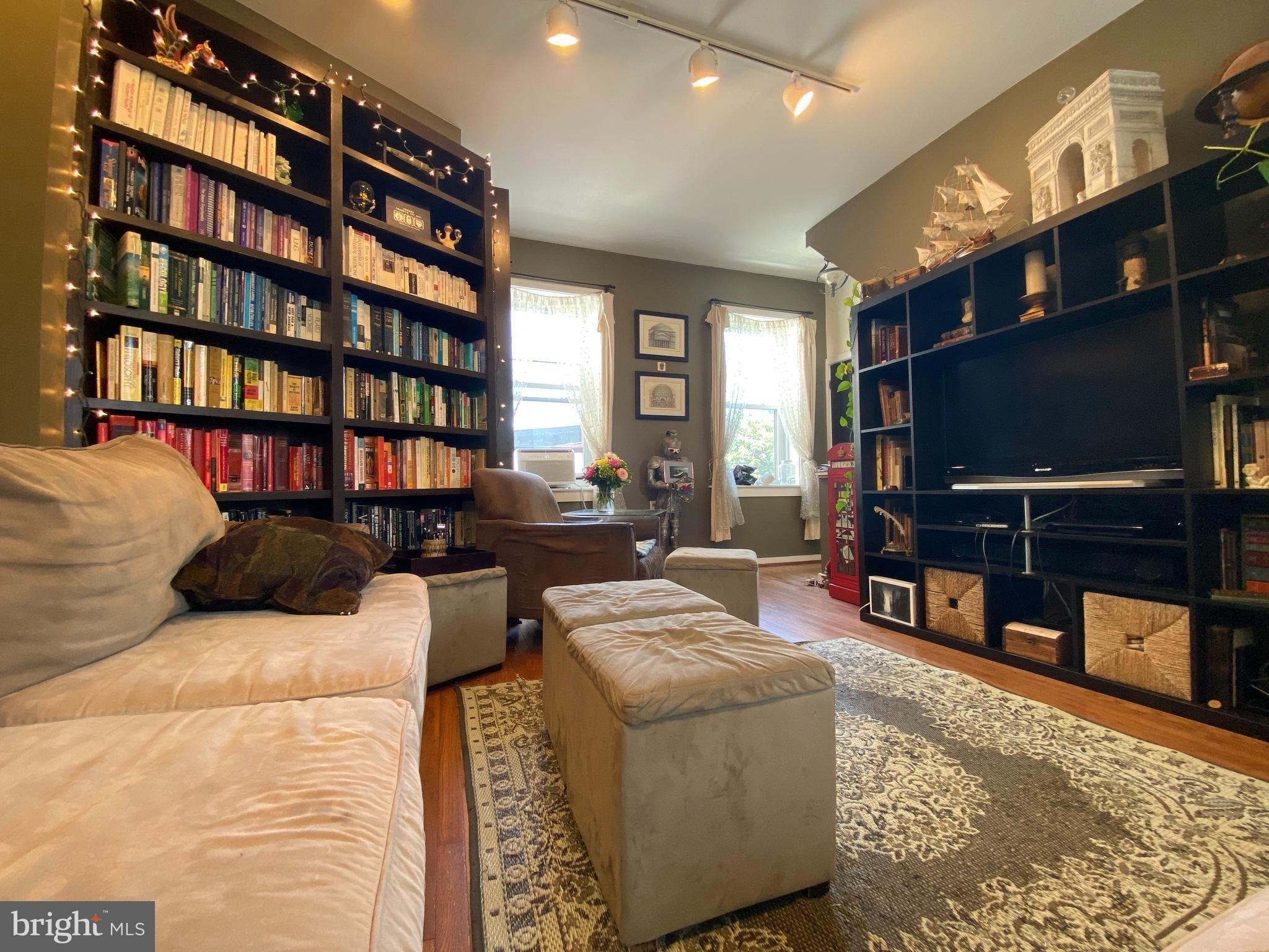 Grays Ferry Ave, Philadelphia, PA 19146