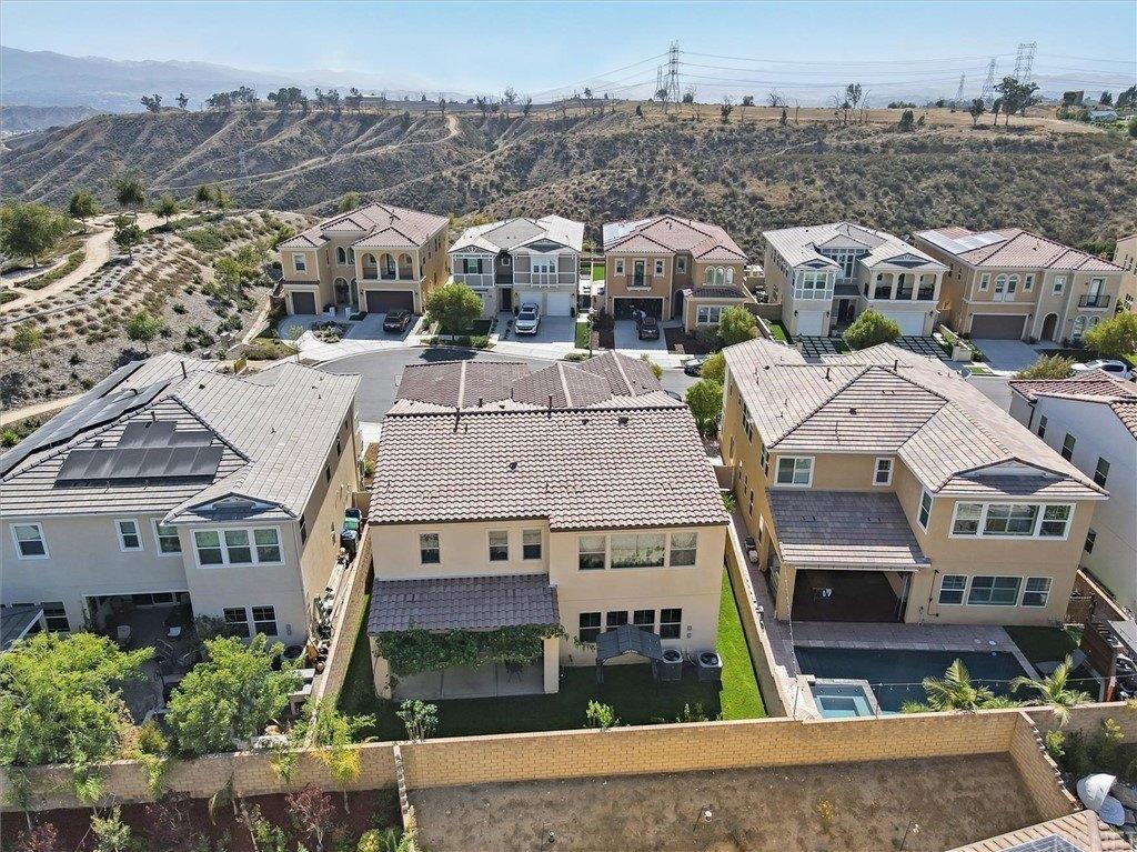Skylark Ln, Santa Clarita, CA 91350