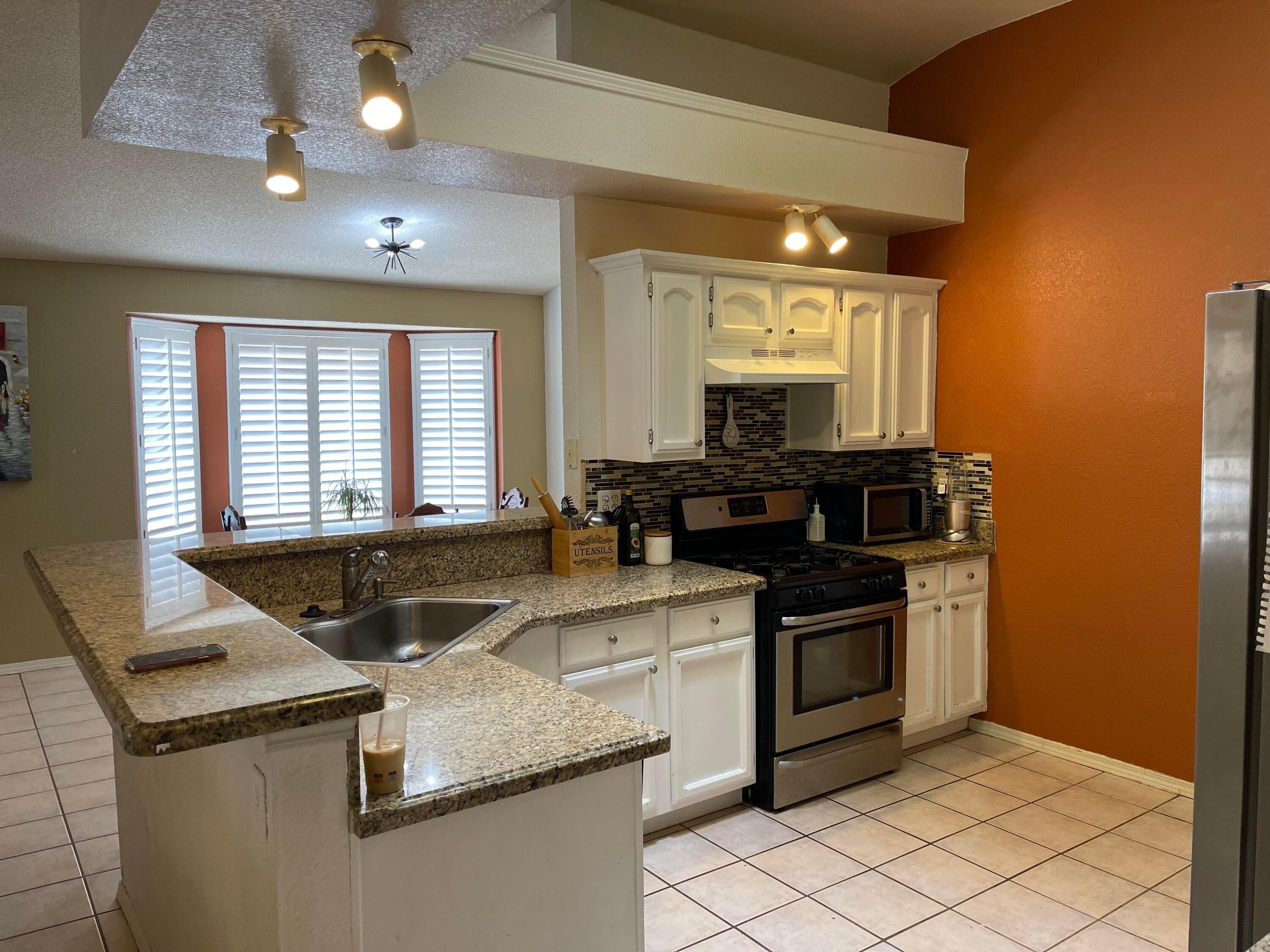 Alline Pl, El Paso, TX 79936