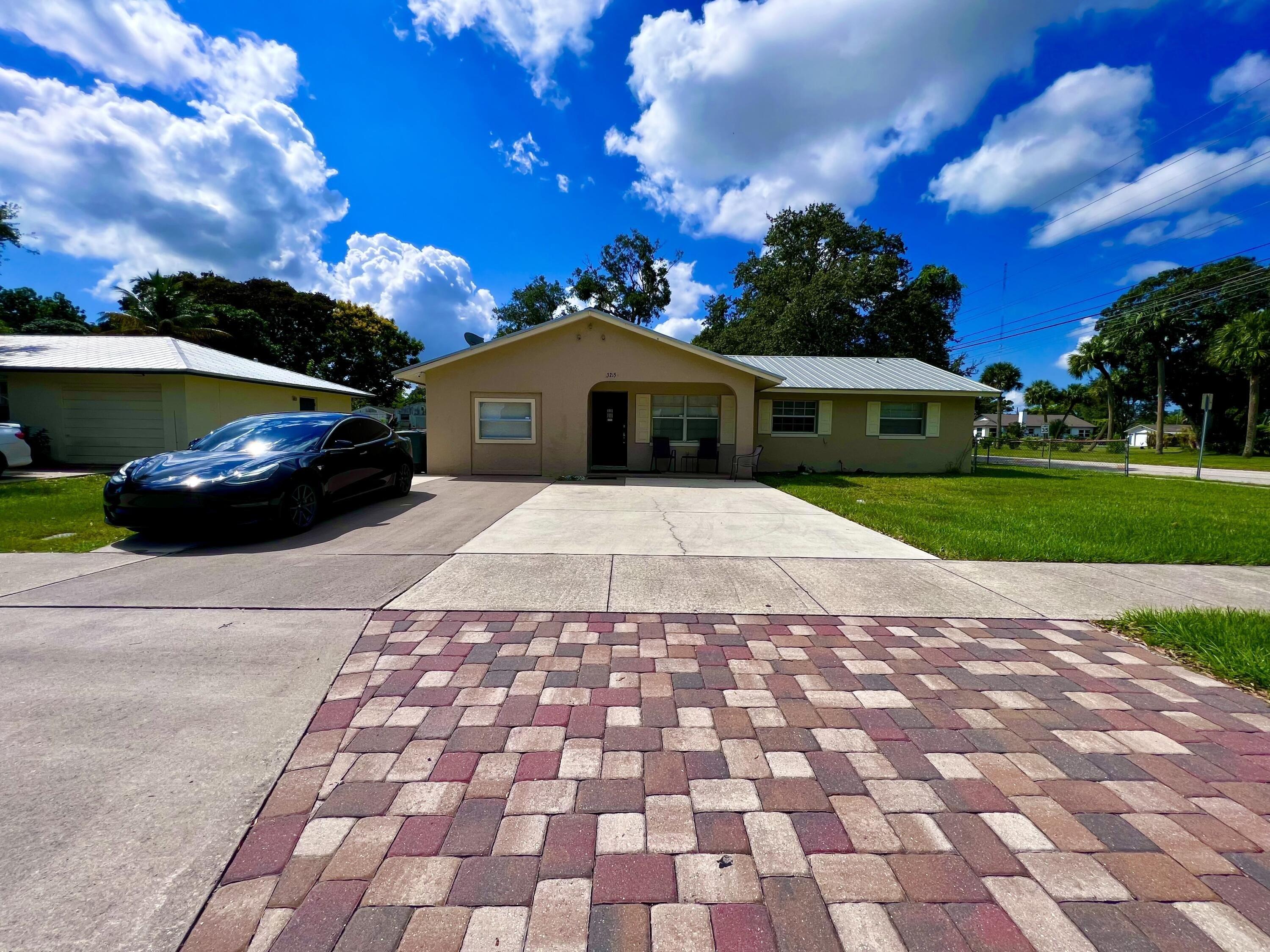 Hibiscus Ave, Fort Pierce, FL 34947
