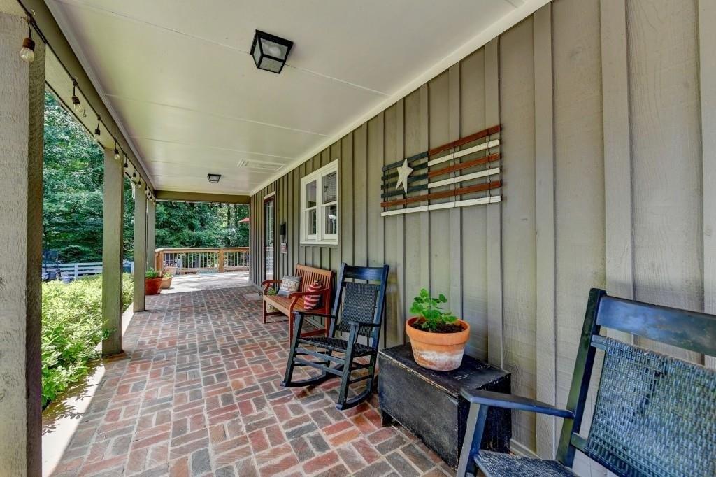 Dania Dr, Alpharetta, GA 30009