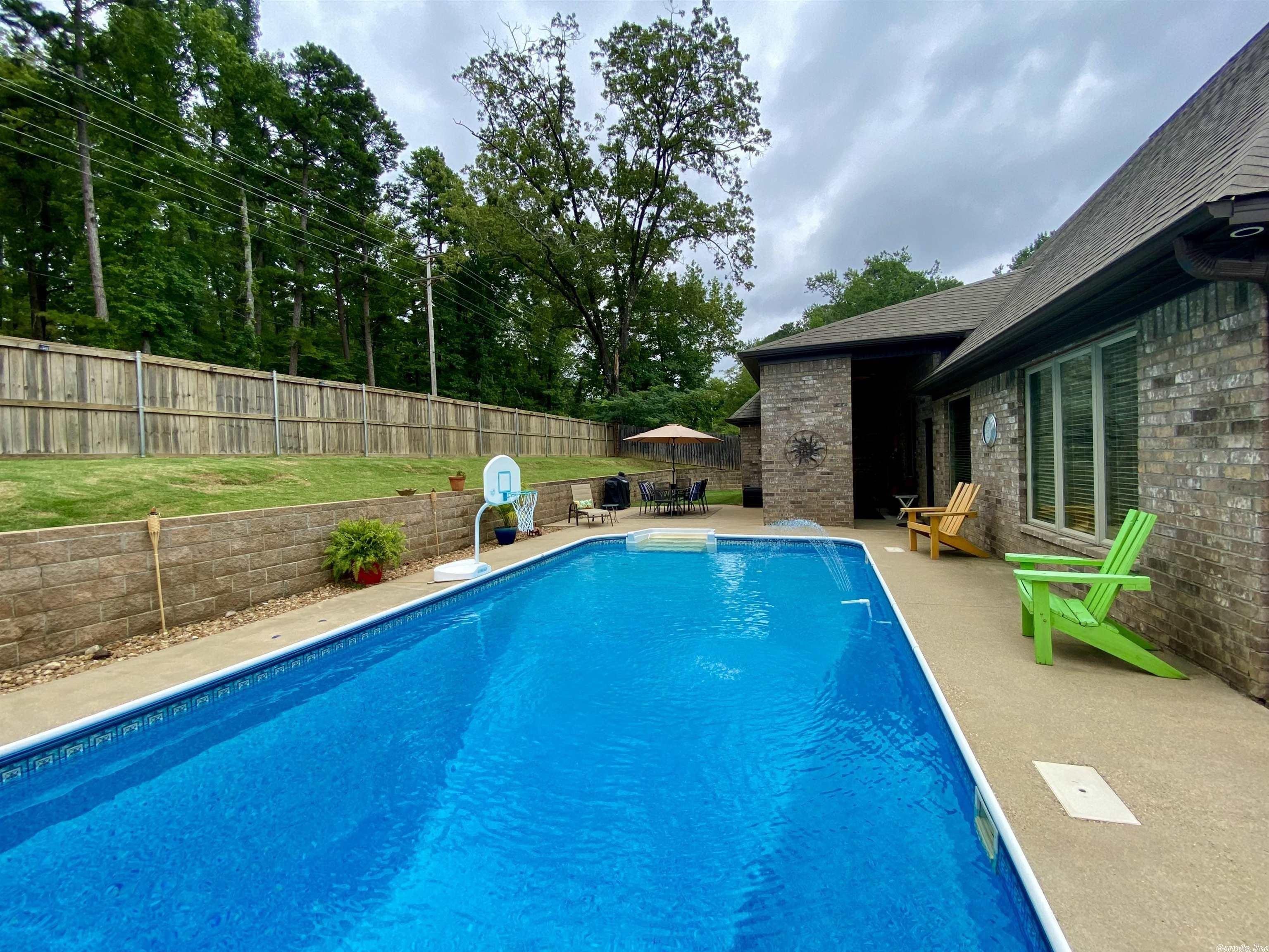 Scarlet Oaks Dr, Benton, AR 72019