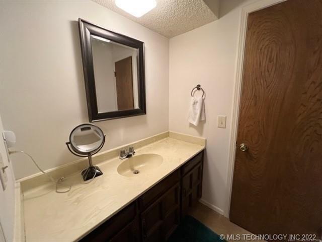 S Lakewood Ave, Tulsa, OK 74135