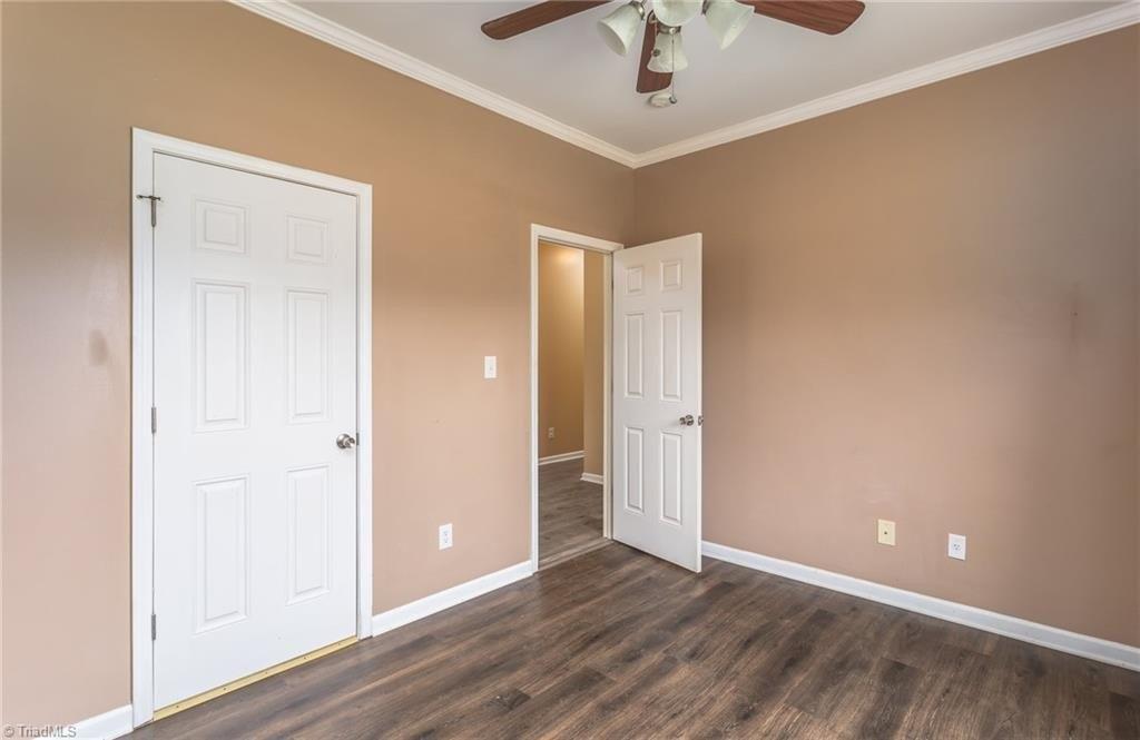 Isaiah Ct, Lexington, NC 27292