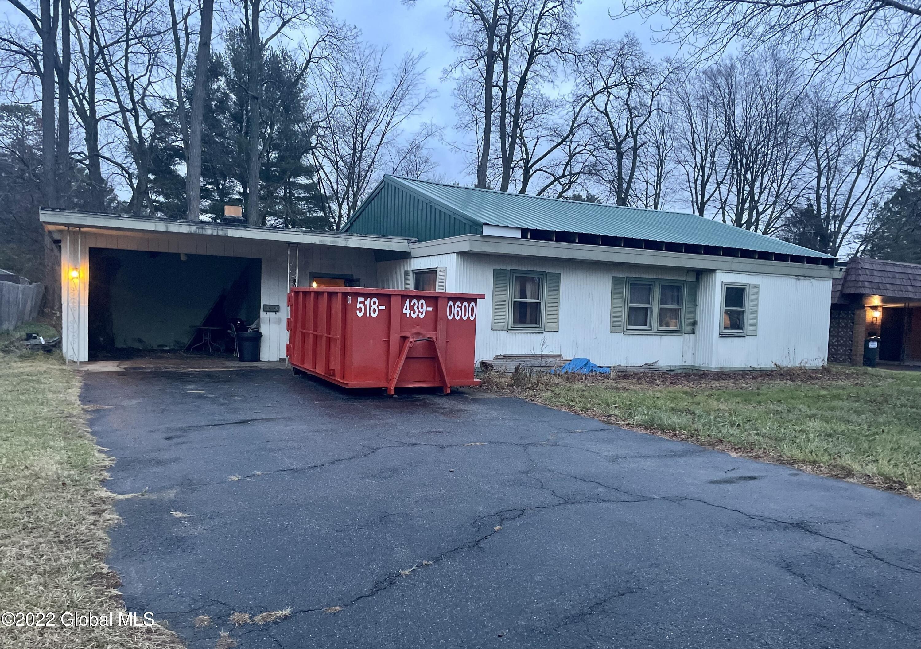 Gari Ln, Schenectady, NY 12303