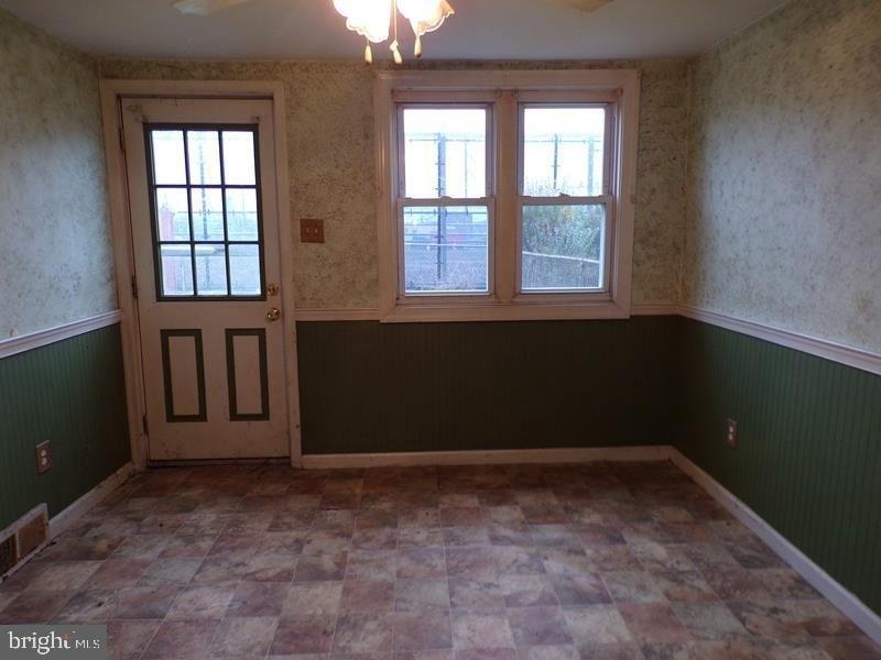 White Ave, Marcus Hook, PA 19061