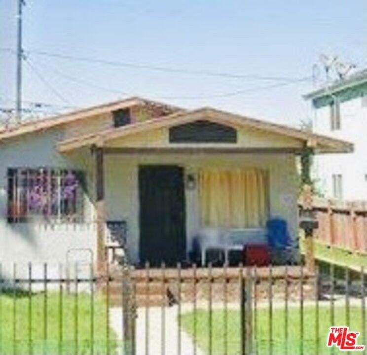 W 75th St, Los Angeles, CA 90003