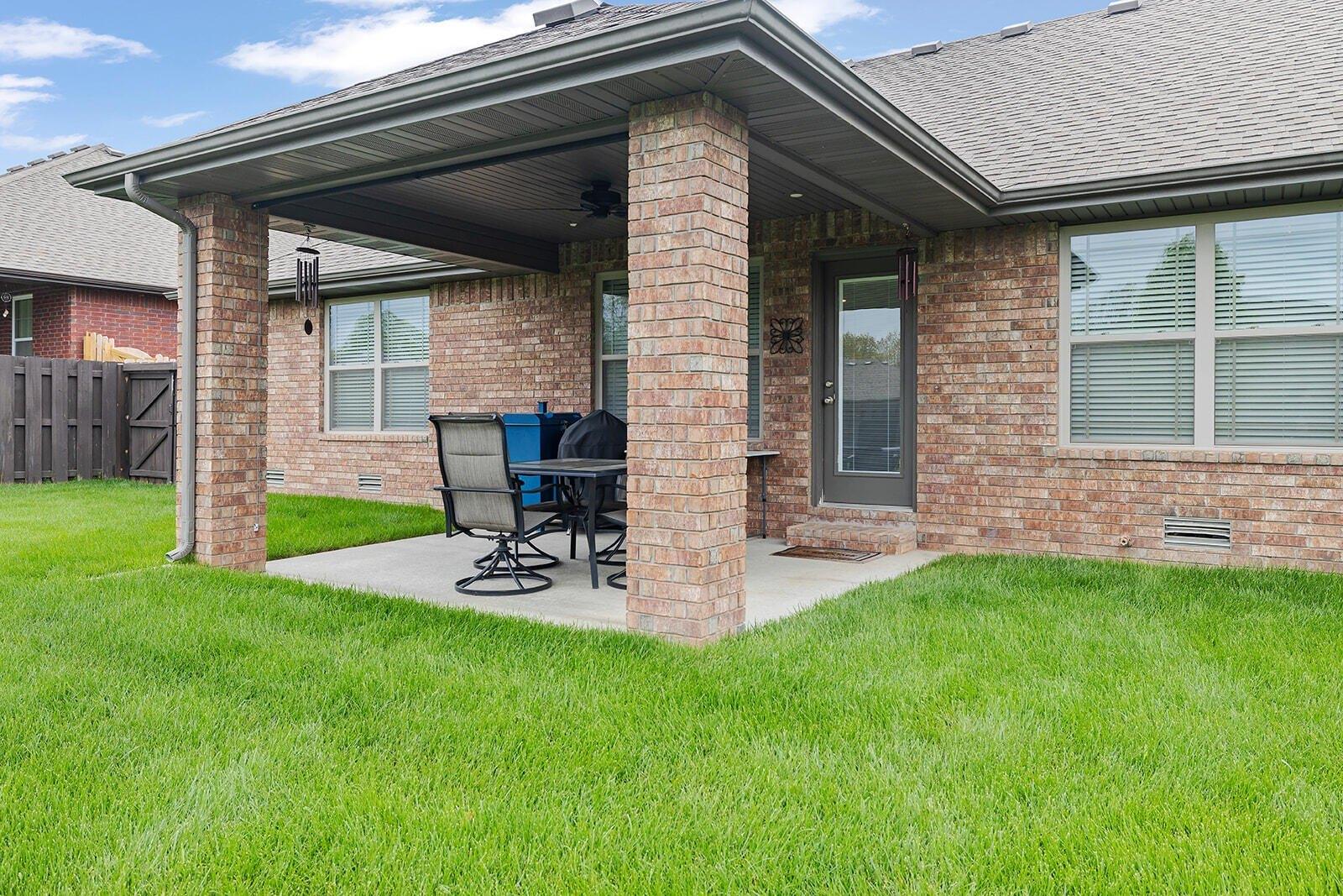 S Cottonwood Dr, Battlefield, MO 65619