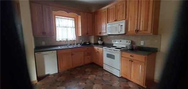 E Washington St, Slatington, PA 18080