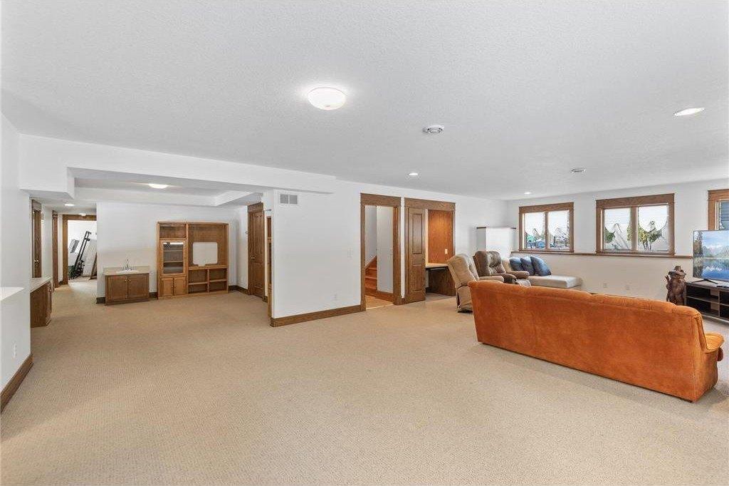 Griffin Ct, Saint Paul, MN 55115