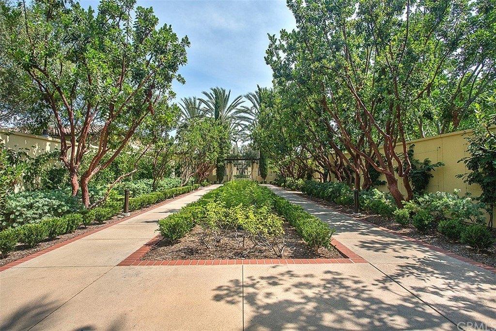 Twin Gables, Irvine, CA 92620
