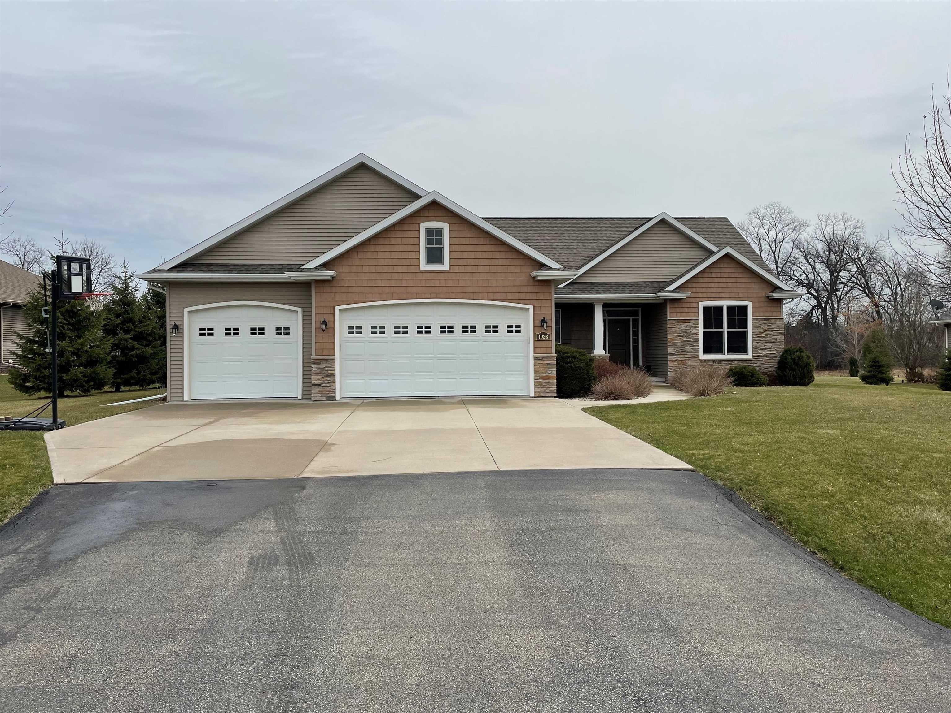 Timberline Dr, Oshkosh, WI 54904