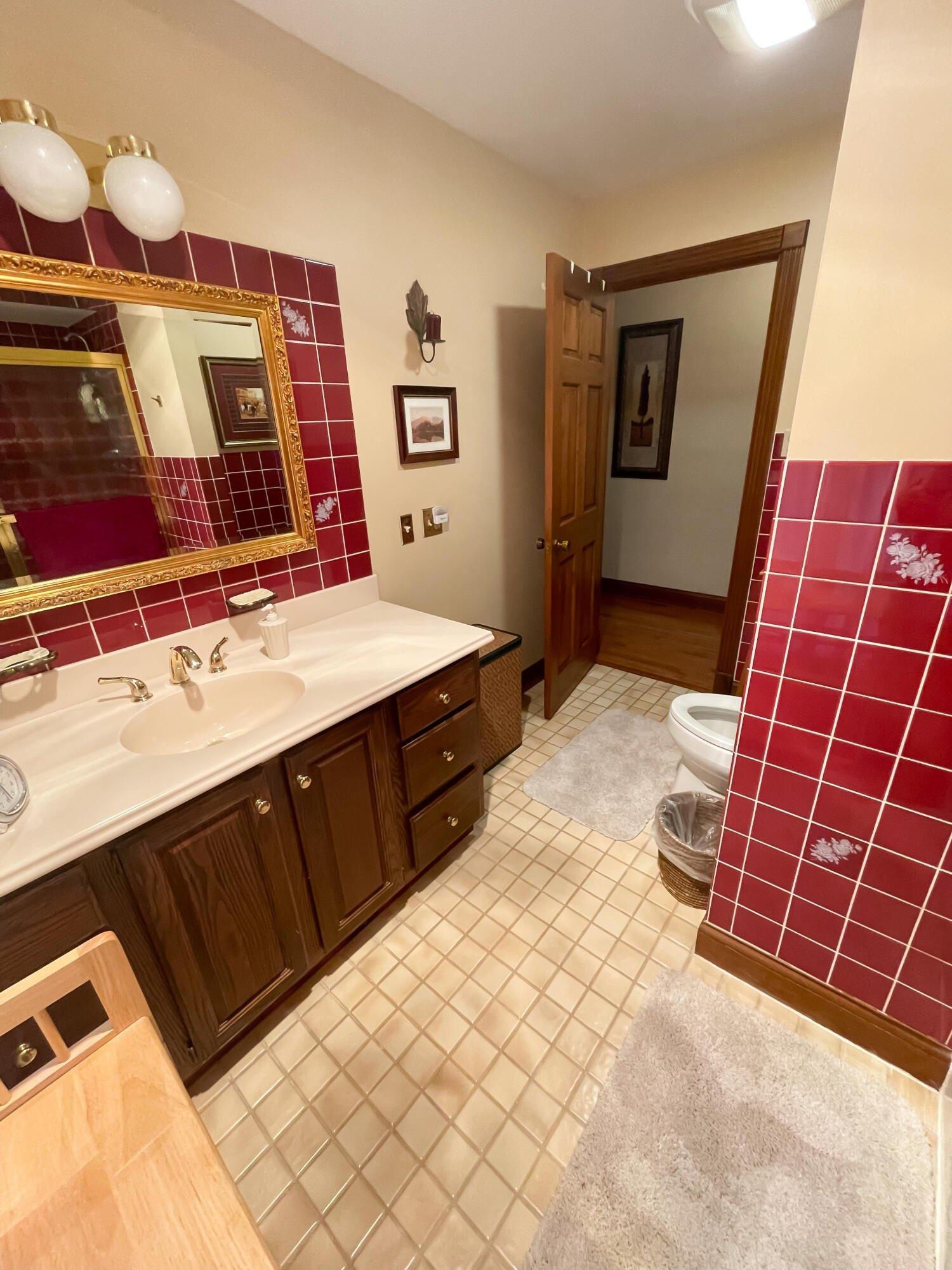 B Clark Rd, Russell Springs, KY 42642
