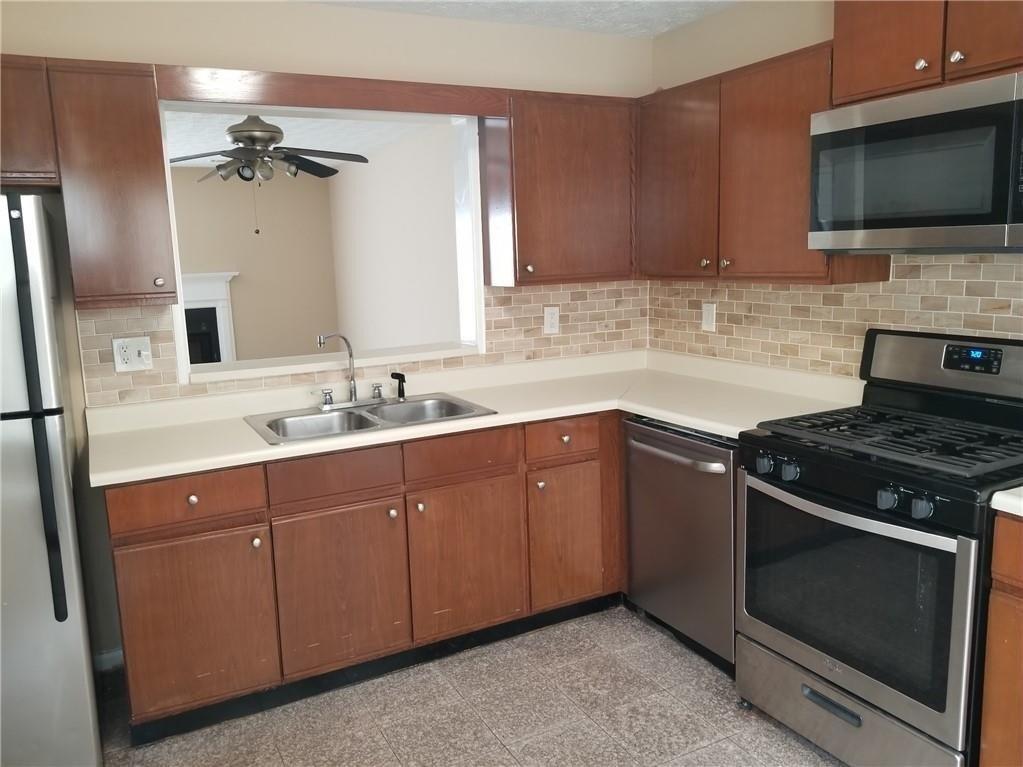 Thornwoode Ln, Stone Mountain, GA 30083