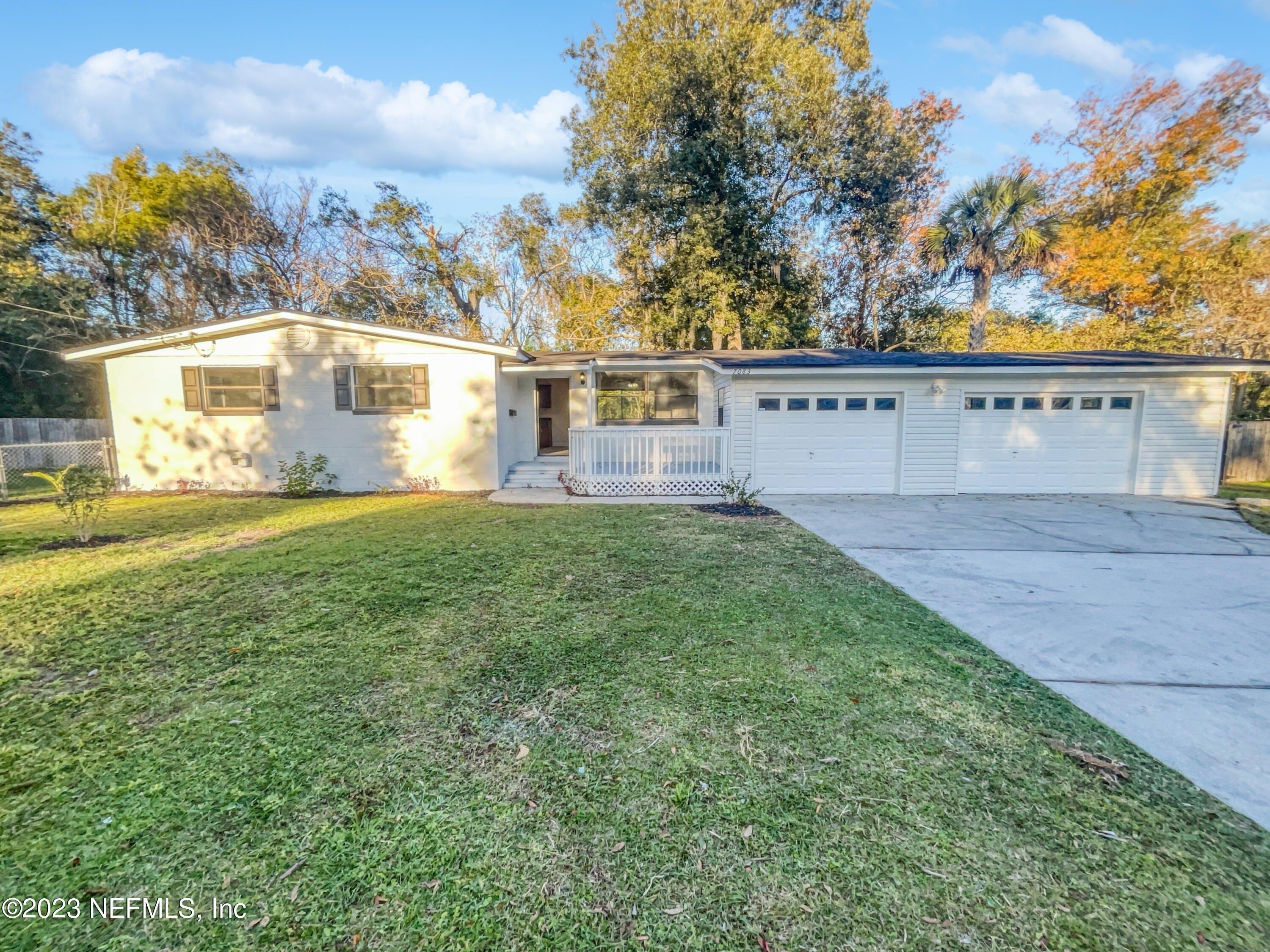 Fontainebleau Cres, Jacksonville, FL 32211