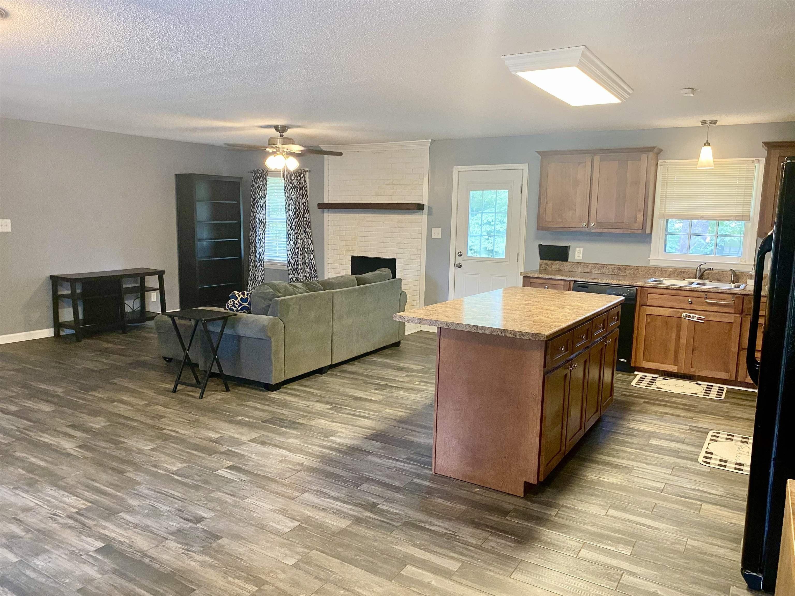 Elmhurst Dr, Boiling Springs, SC 29316