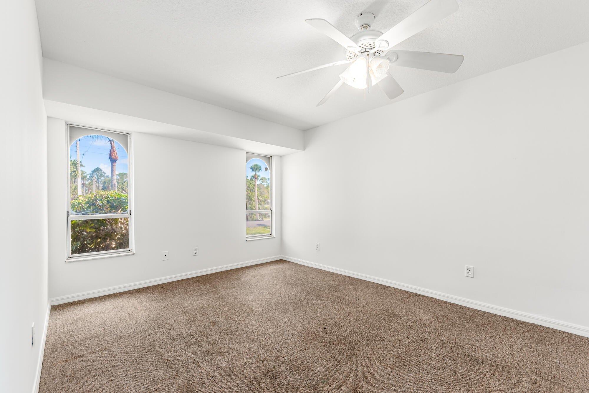 Se New York St, Port St Lucie, FL 34952