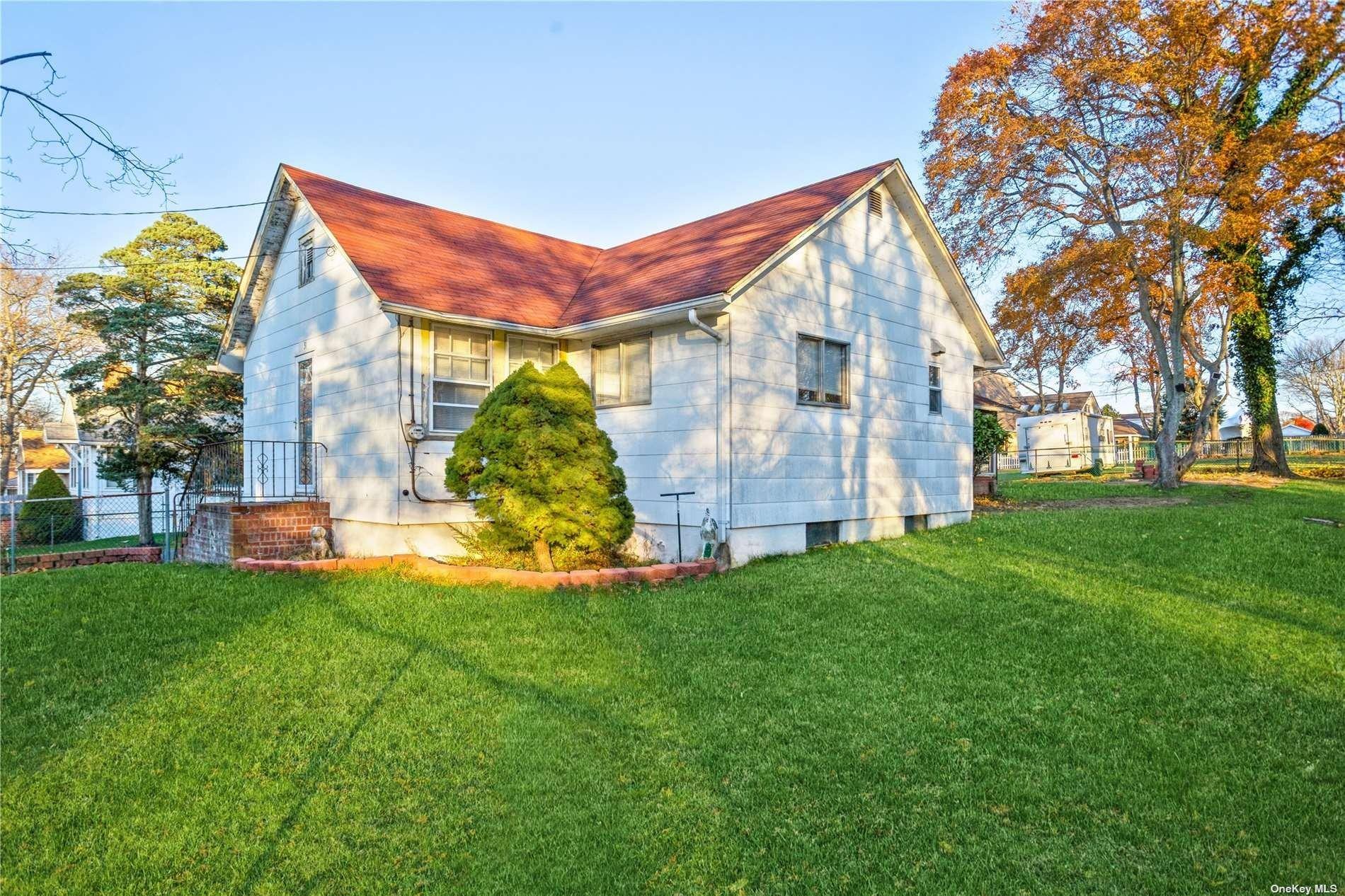 Elm Rd, Rocky Point, NY 11778