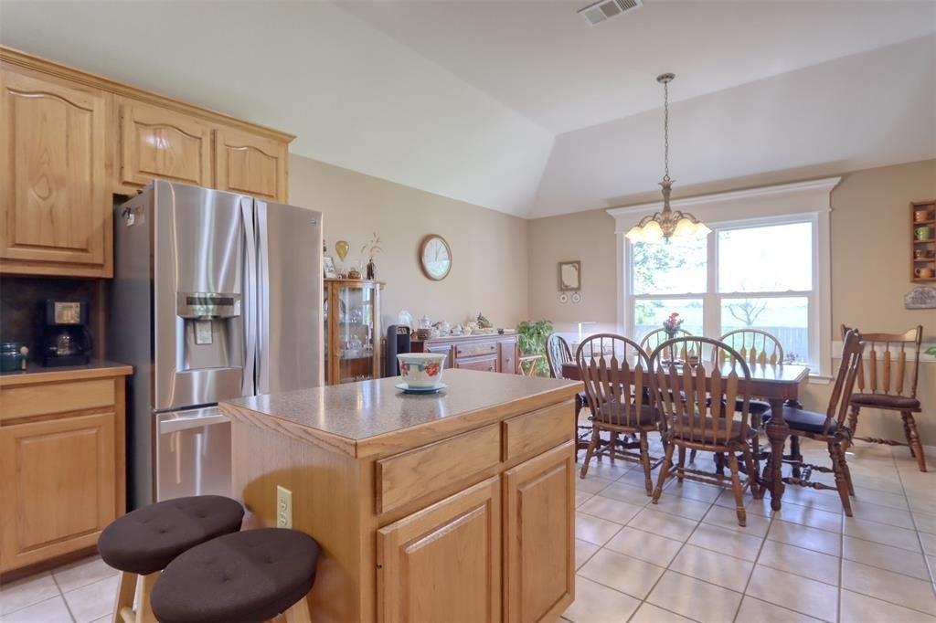 Louise Ln, Ennis, TX 75119
