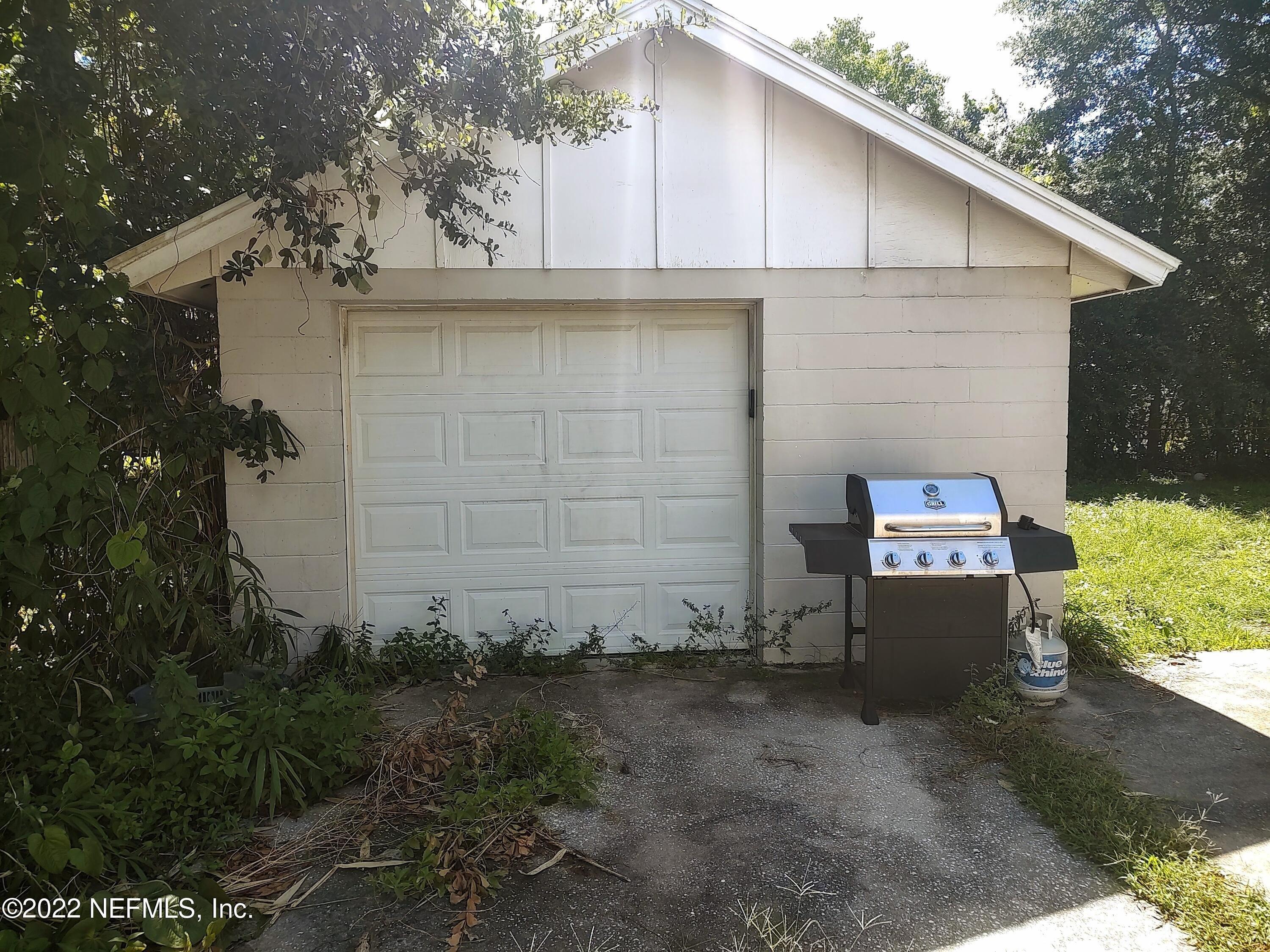 Macgregor Dr, Jacksonville, FL 32210