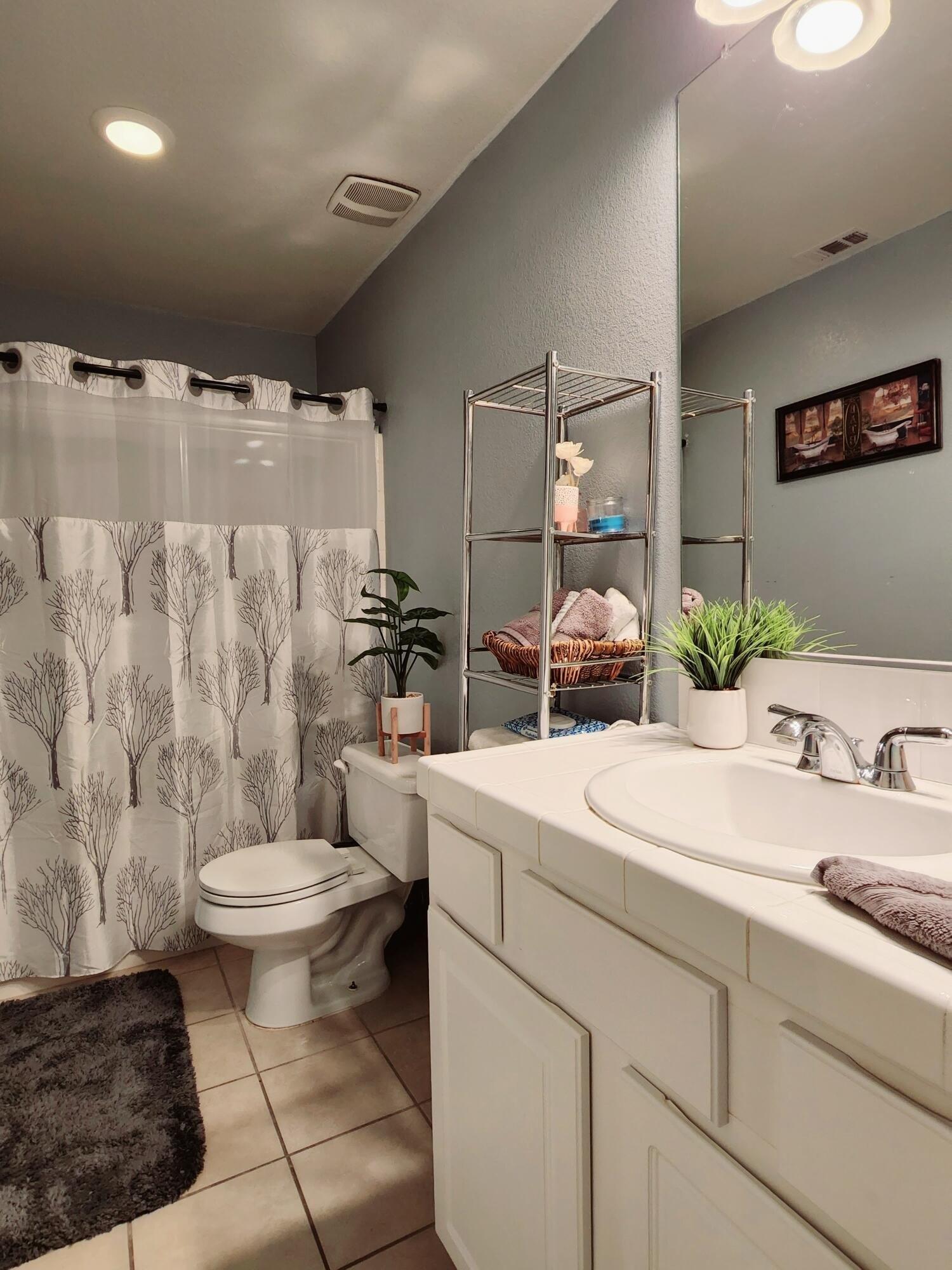 Krystal Ave, Lancaster, CA 93536