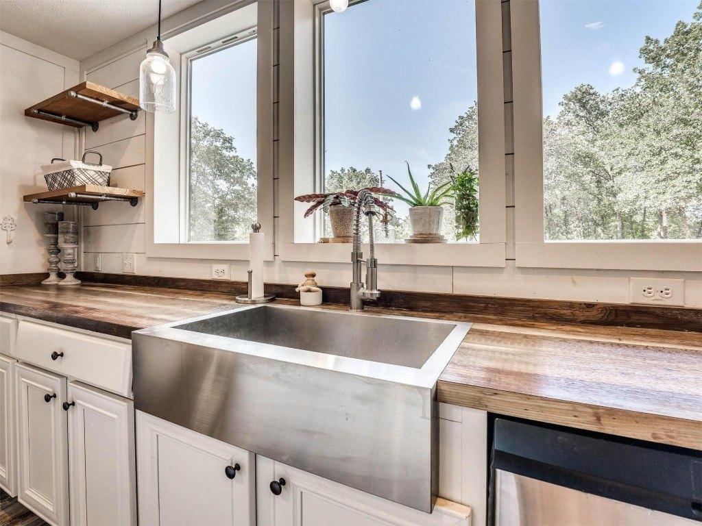 Palimino Dr, Tecumseh, OK 74873