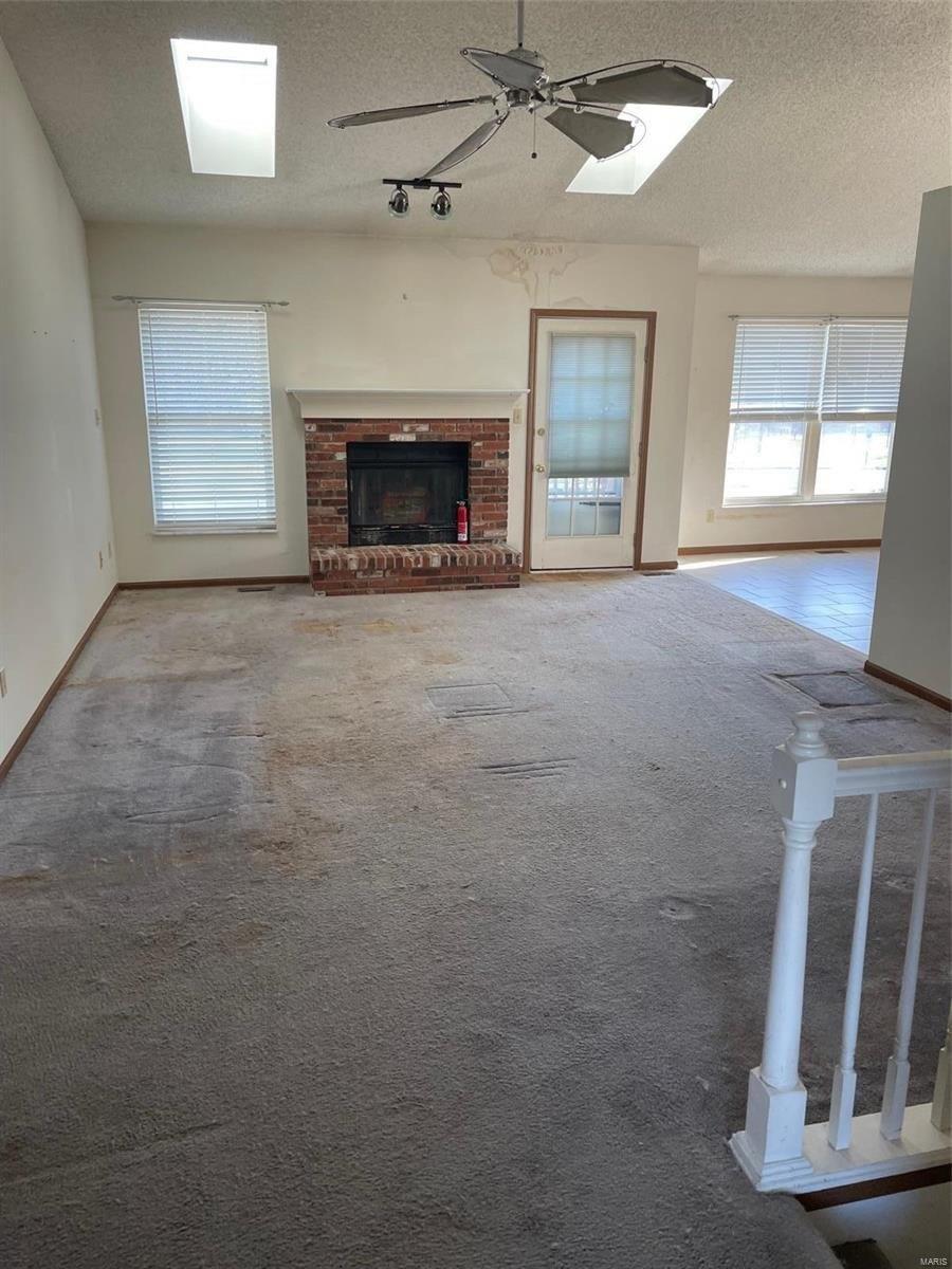 Alexandria Dr, Saint Charles, MO 63304