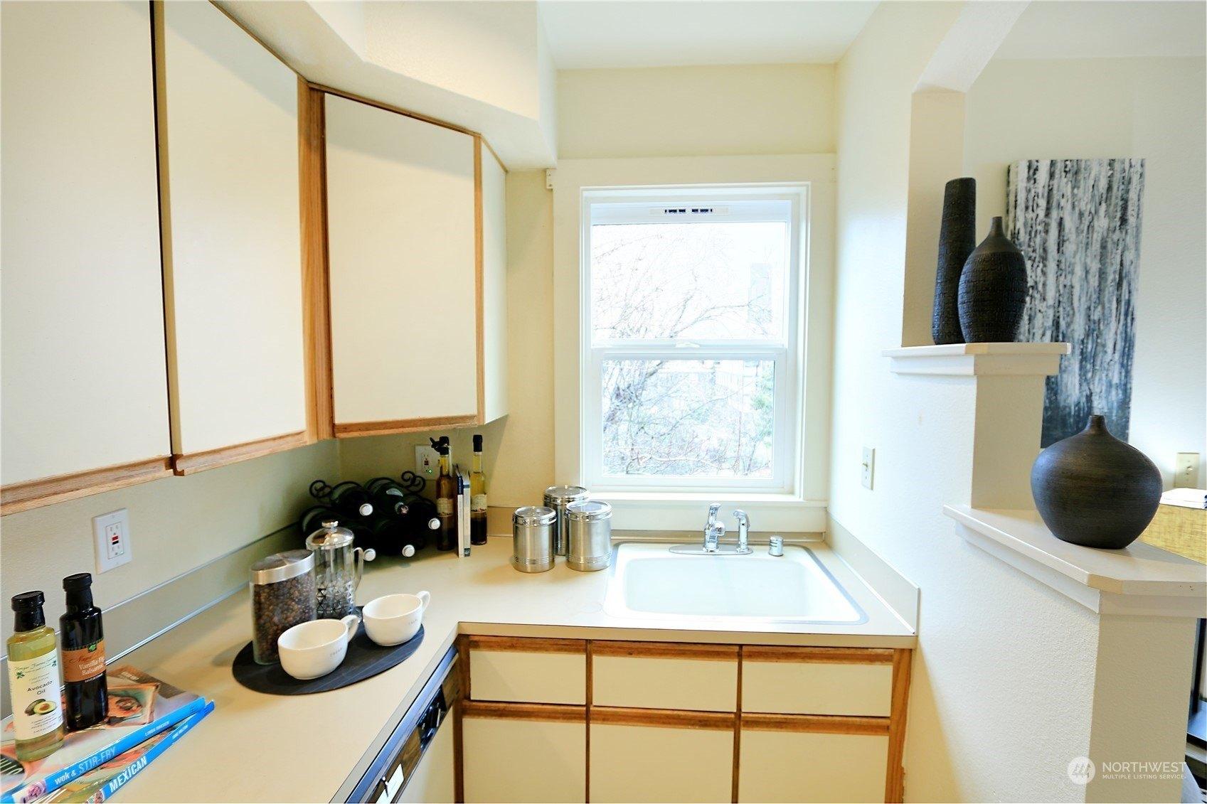 16th Ave, Seattle, WA 98122