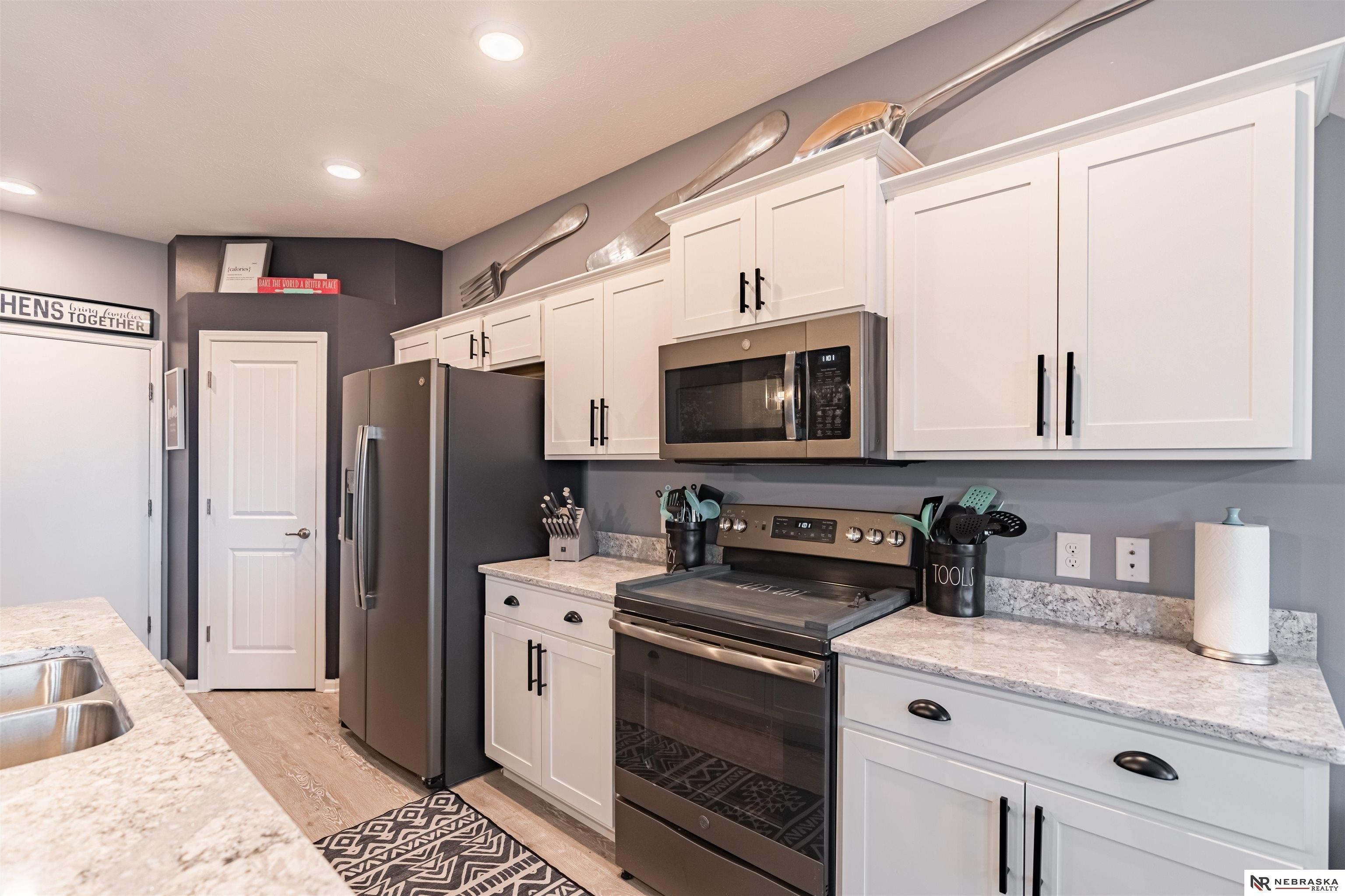 King St, Omaha, NE 68122