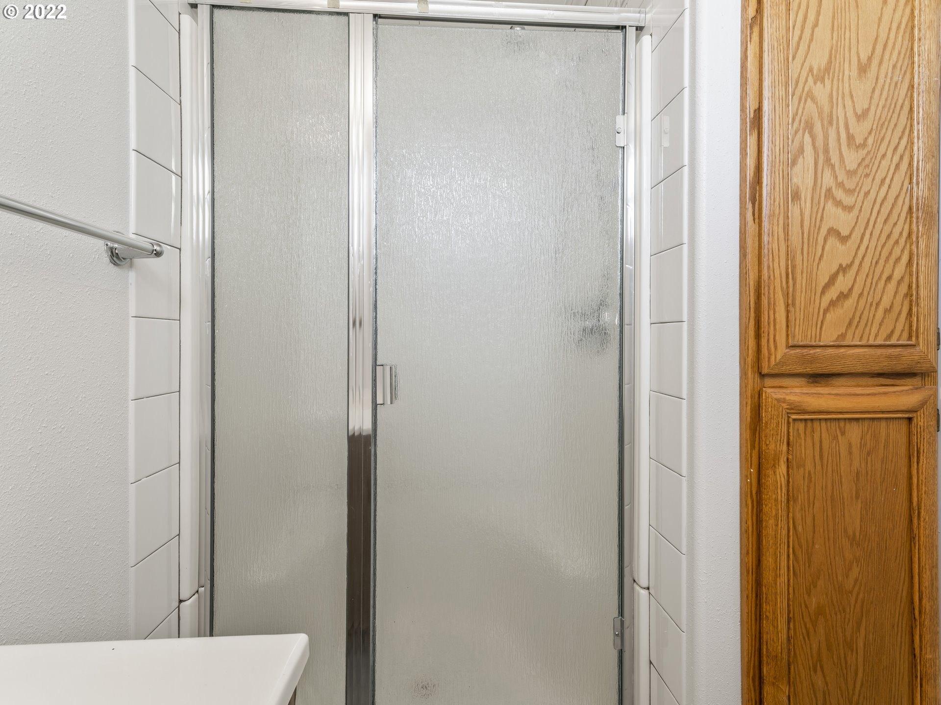 N 8th St, Cottage Grove, OR 97424
