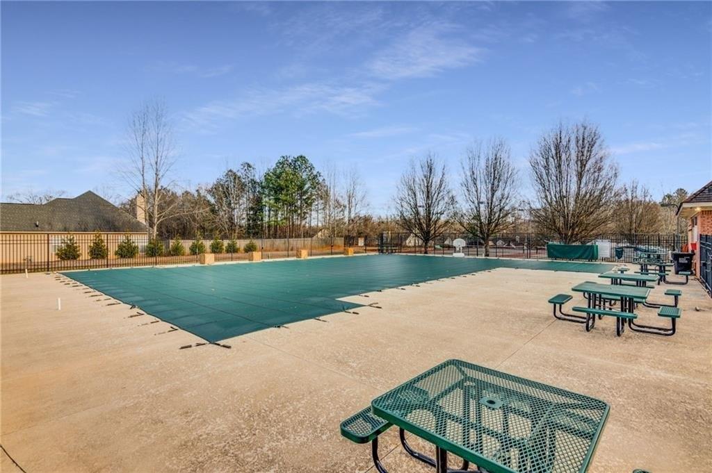 Oak Falls Ln, Buford, GA 30519