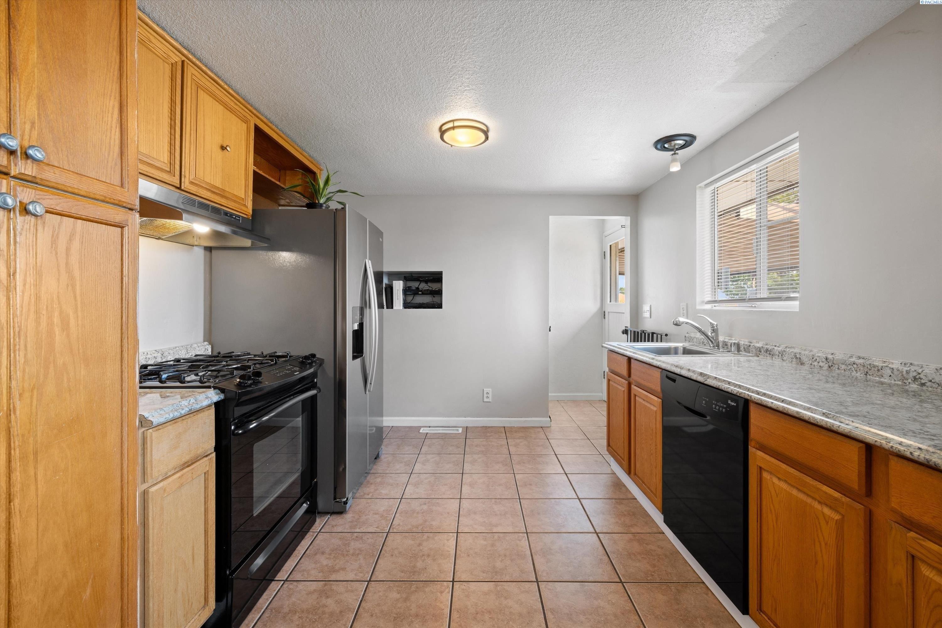 W Jay St, Pasco, WA 99301