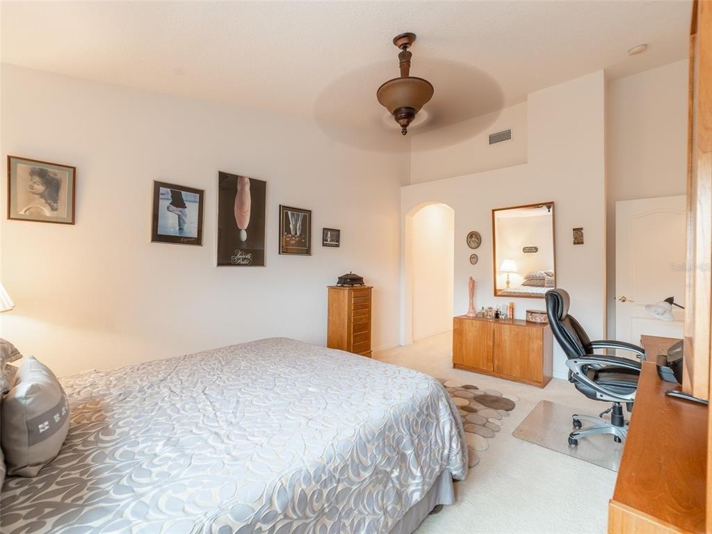 Kings Crossing Dr, Gibsonton, FL 33534