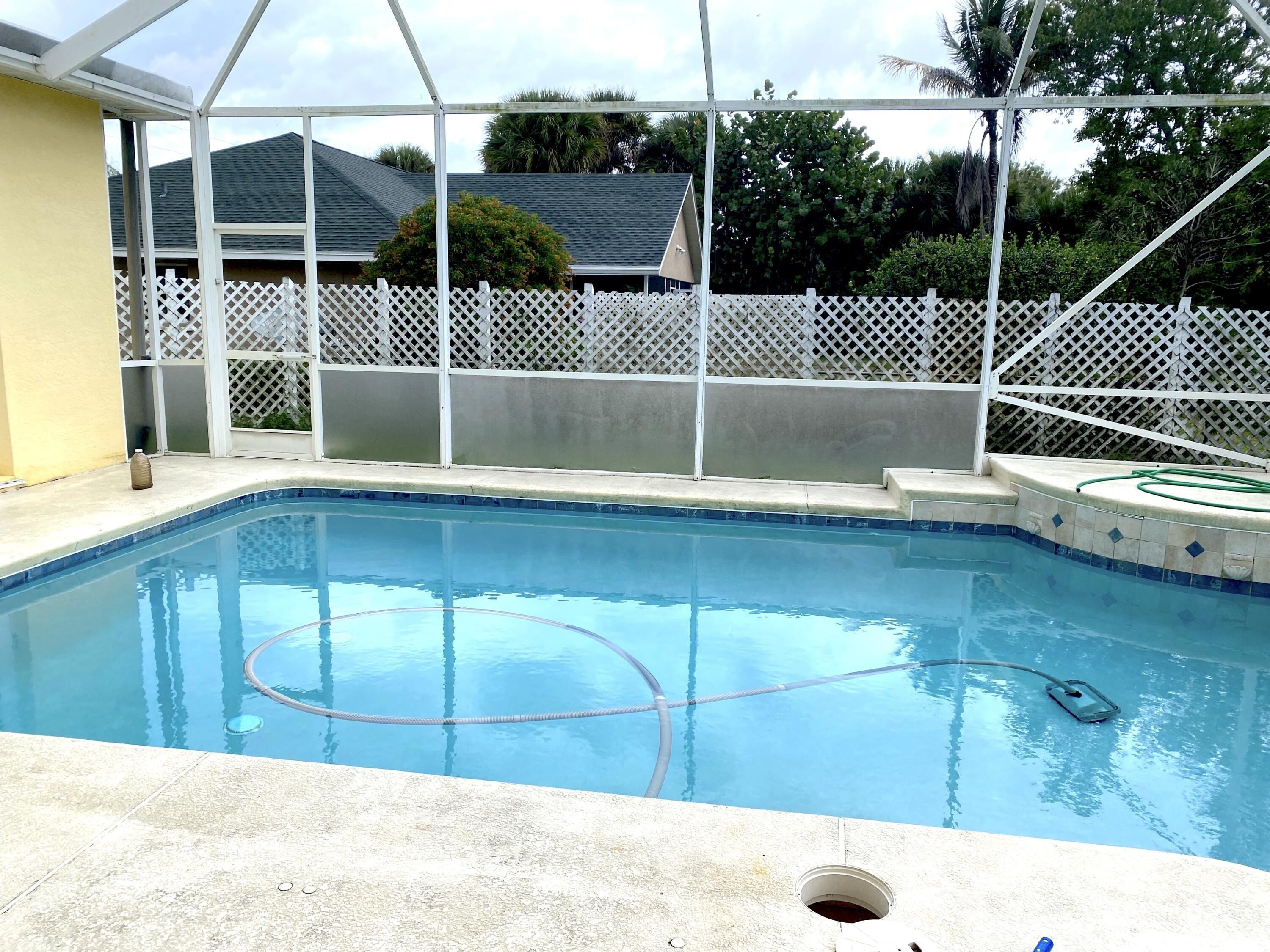 Se Maslan Ave, Port St Lucie, FL 34952