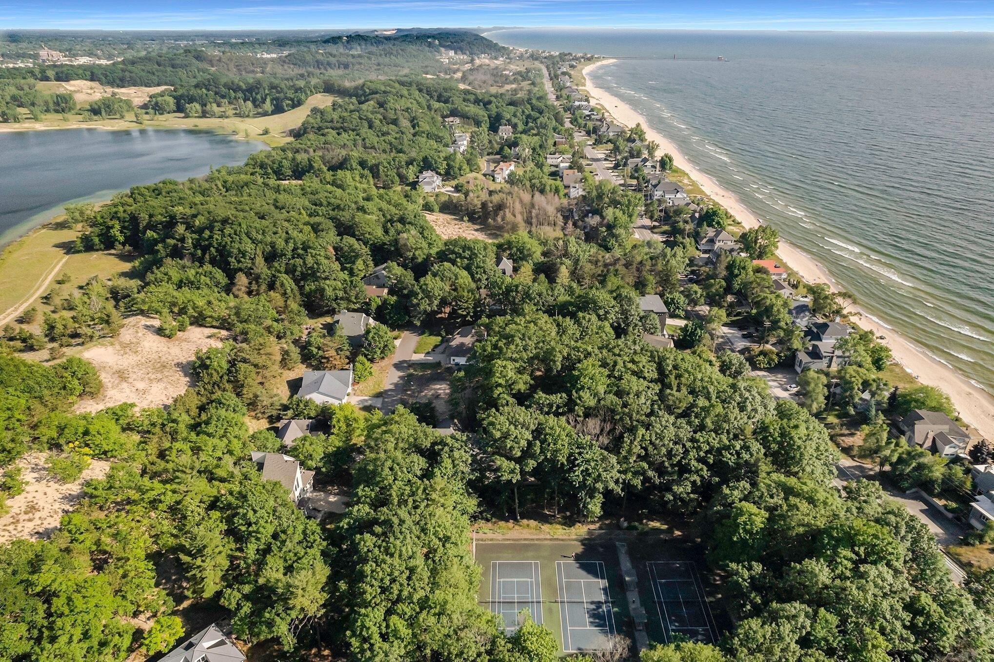 Piney Point Dr, Spring Lake, MI 49456